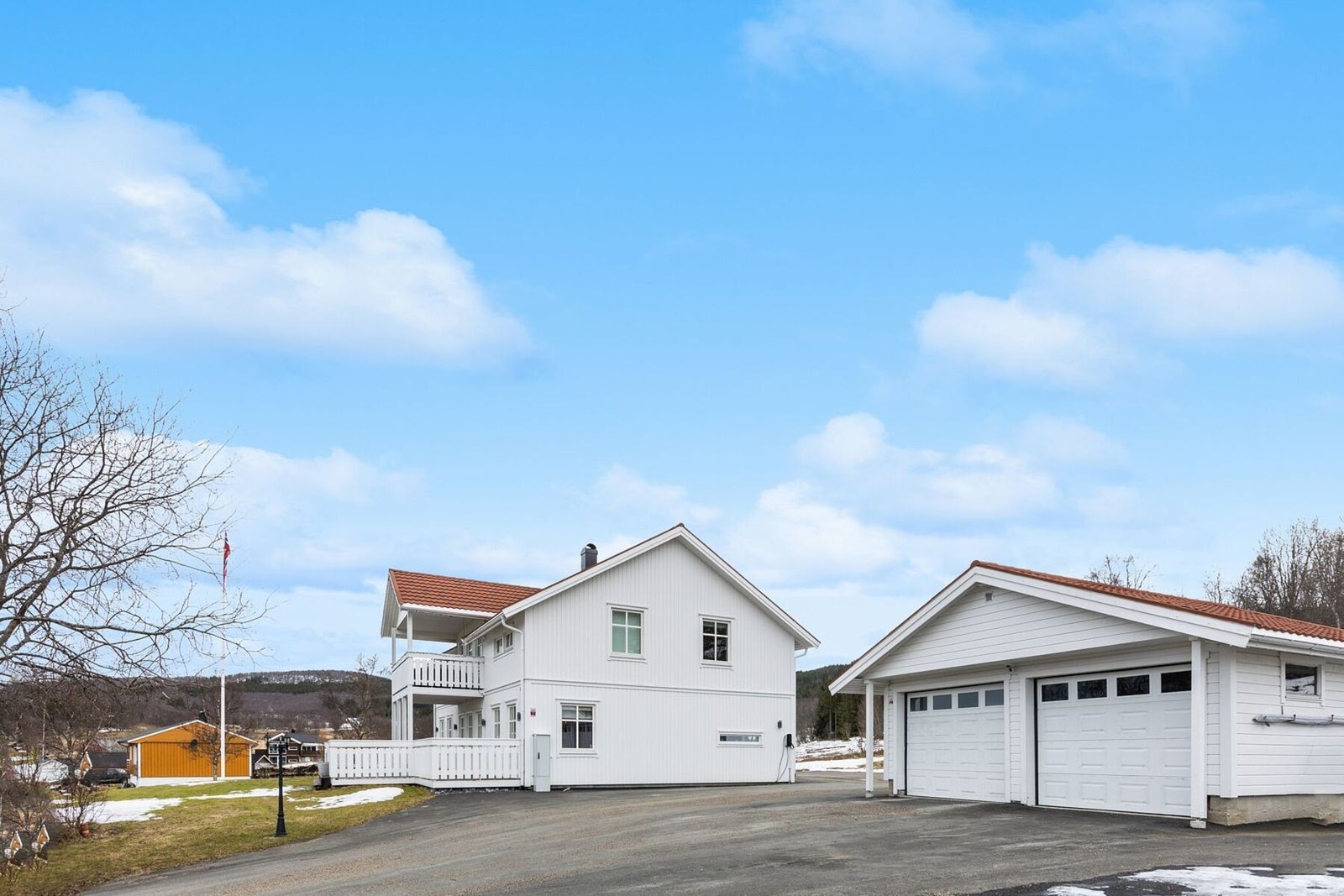 Hvem drømmer ikke om en slik garasje... Galleribilde