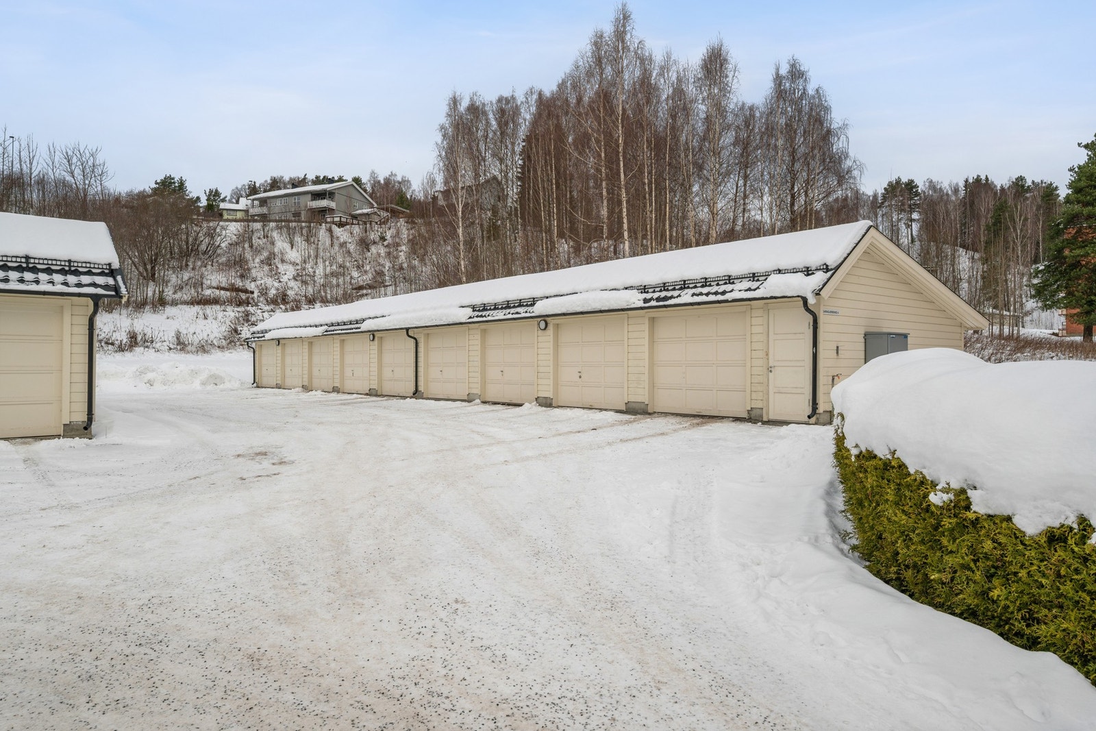 Leiligheten disponerer garasje i felles garasjeanlegg fra 2007. Galleribilde