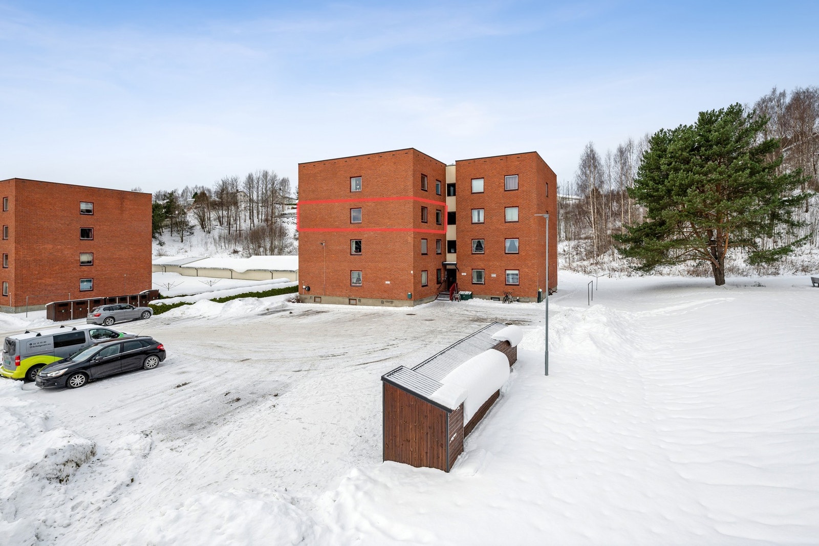 Det er godt med gjesteparkeringer på borettslagets eiendom. Galleribilde