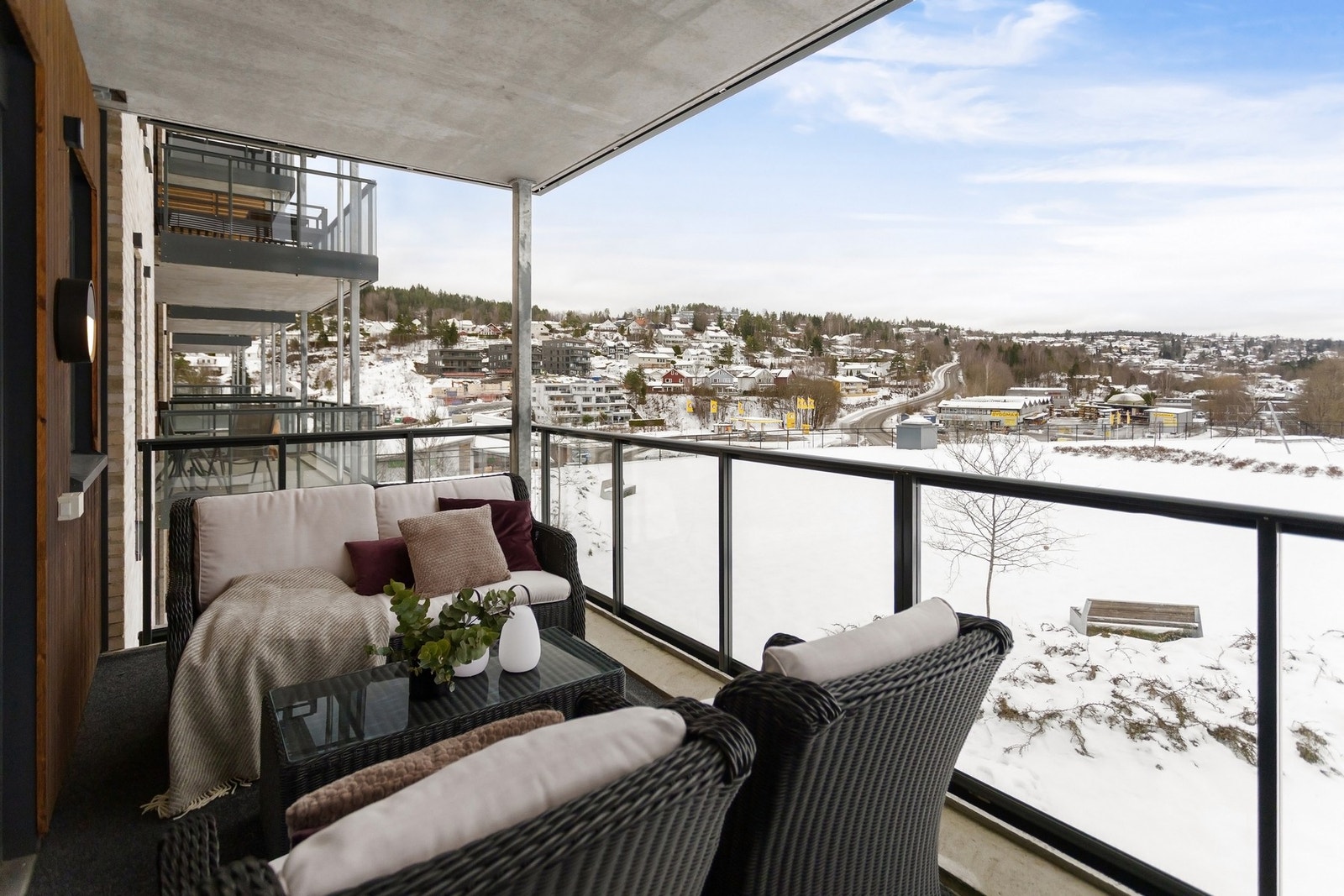 På sommerstid er det sol på balkongen fra ca. kl. 10.00-22.00. Galleribilde