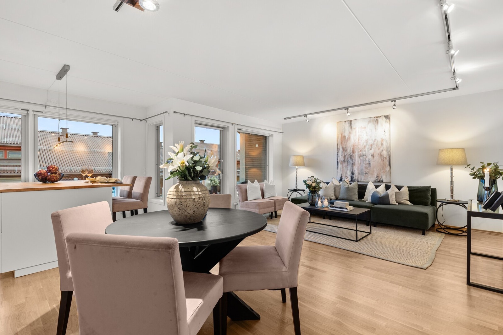 Stor åpen stue. Galleribilde