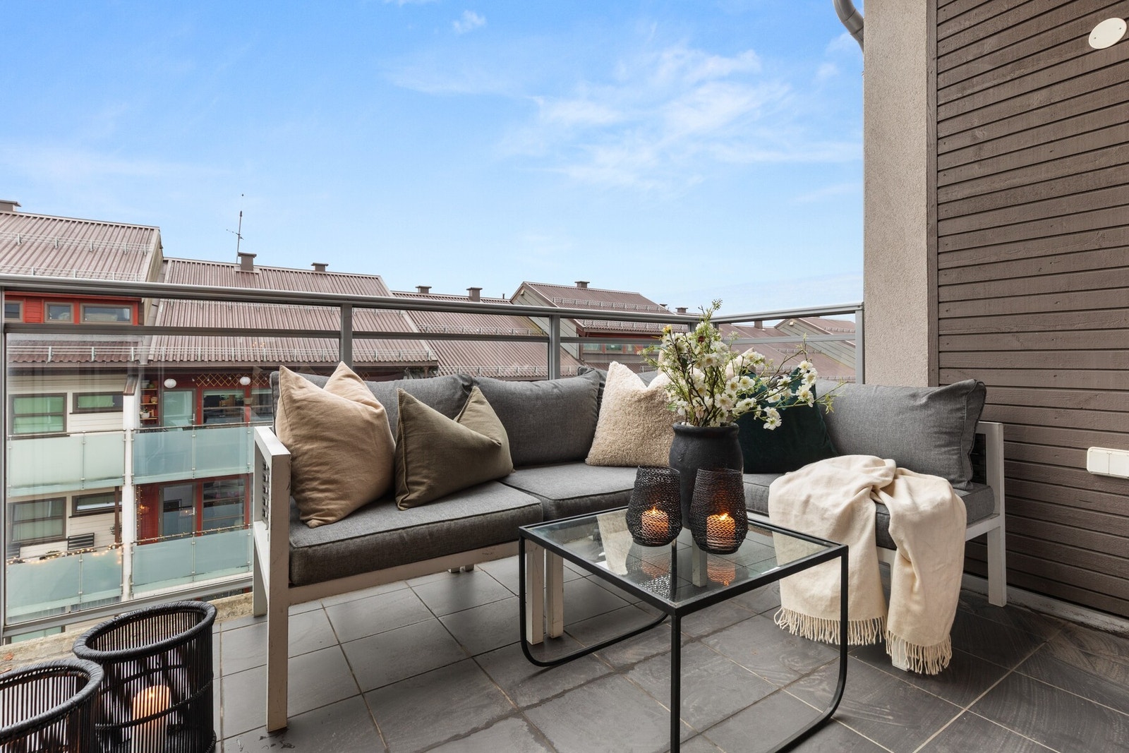 Luftig balkong på 7 kvm Galleribilde