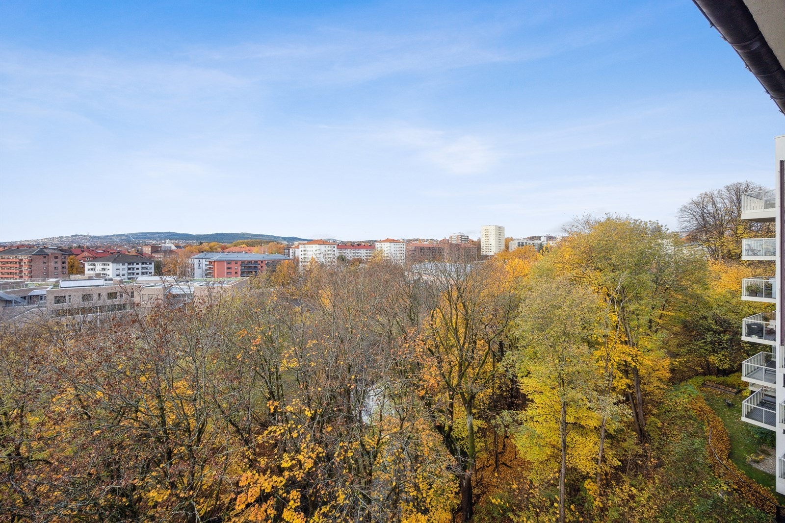 Fra soveromsvinduet har du en fantastisk utsikt over Akerselva og Bjølsen. Galleribilde