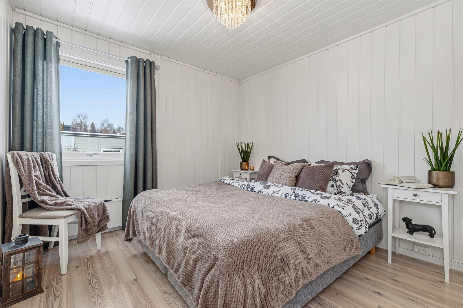 Boligen har totalt tre soverom, alle praktisk plassert i andre etasje. Galleribilde