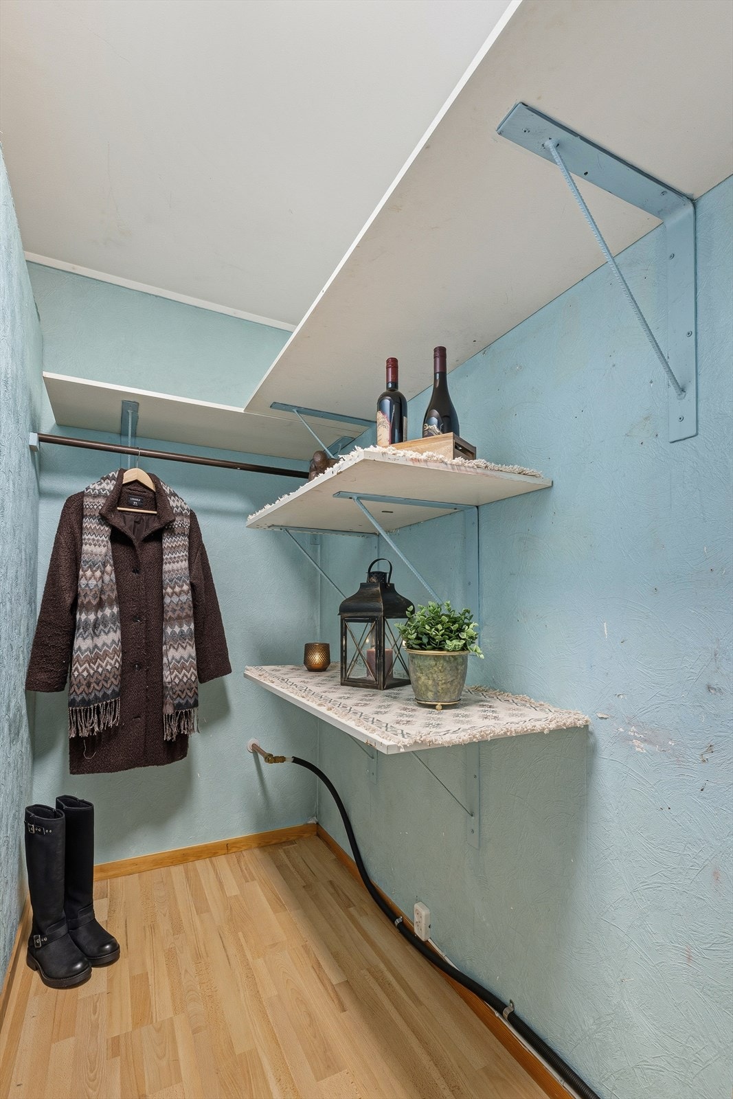 Den innvendige boden på 2 m² gir gode muligheter for oppbevaring. Galleribilde