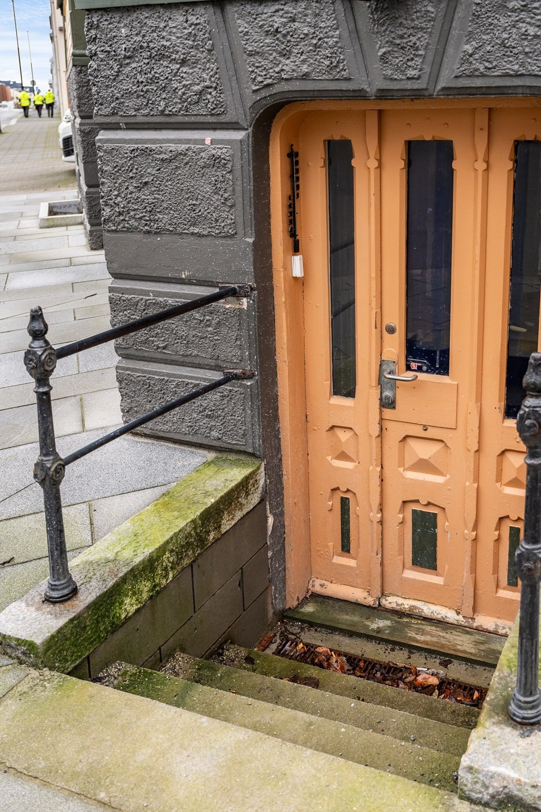 Kjellerinngang Galleribilde