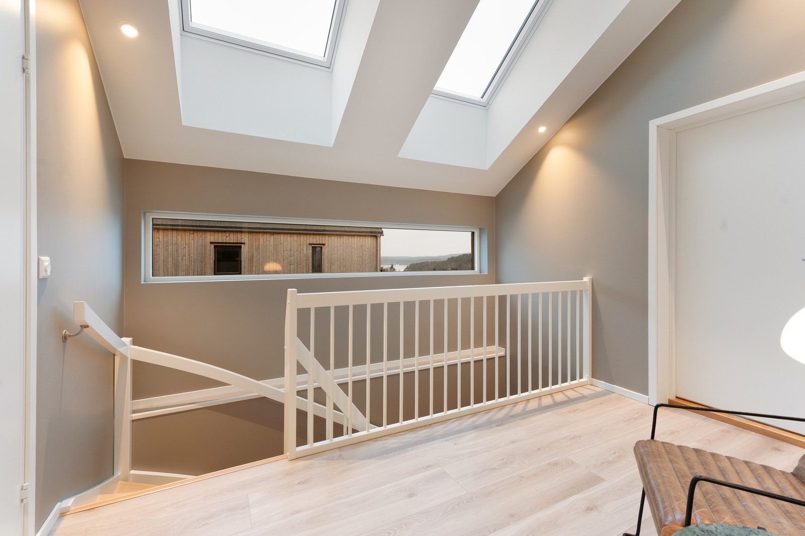 Gang / trappeoppgang er på ca. 12 kvm. Galleribilde