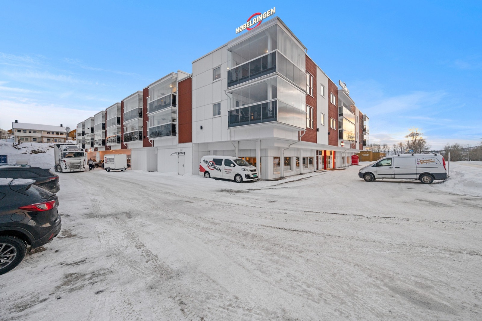 Fantastisk beliggenhet med gangavstand til alt man trenger i hverdagen. Galleribilde