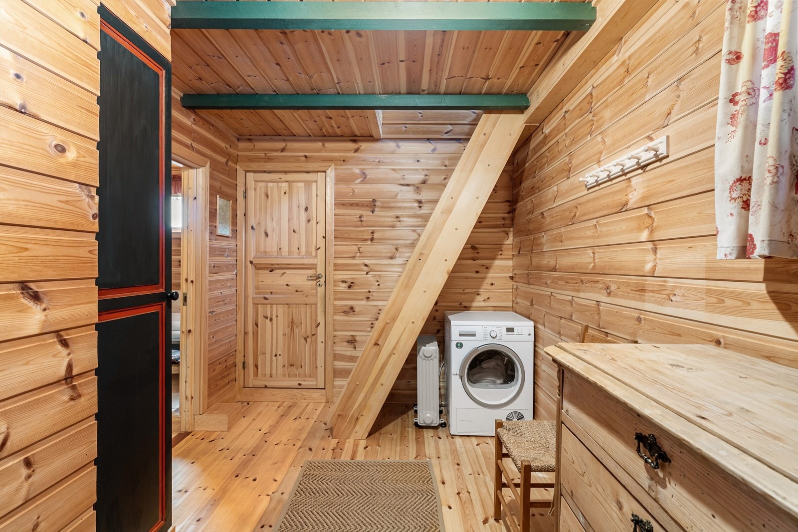 Gang/hall i underetasjen. Galleribilde