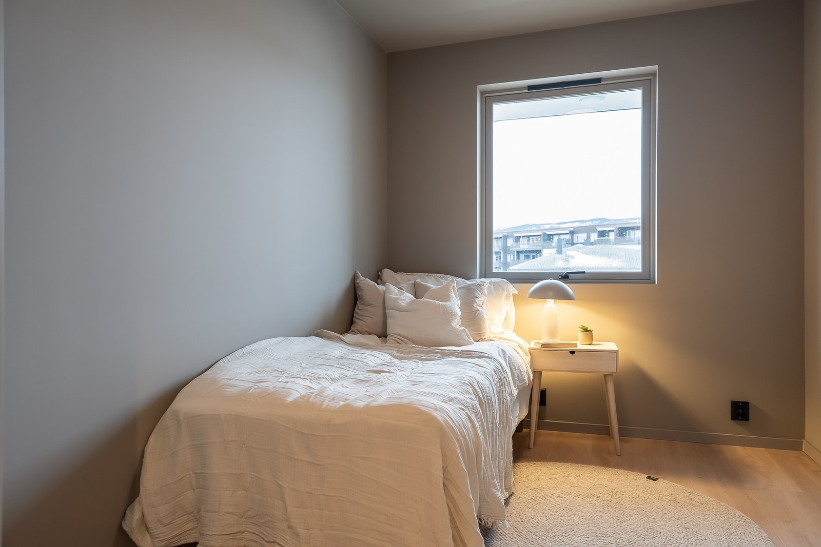 Det andre soverommet har også god plass til å etablere garderobeløsning, men egner seg også godt som kontor dersom det skulle være ønskelig. Galleribilde