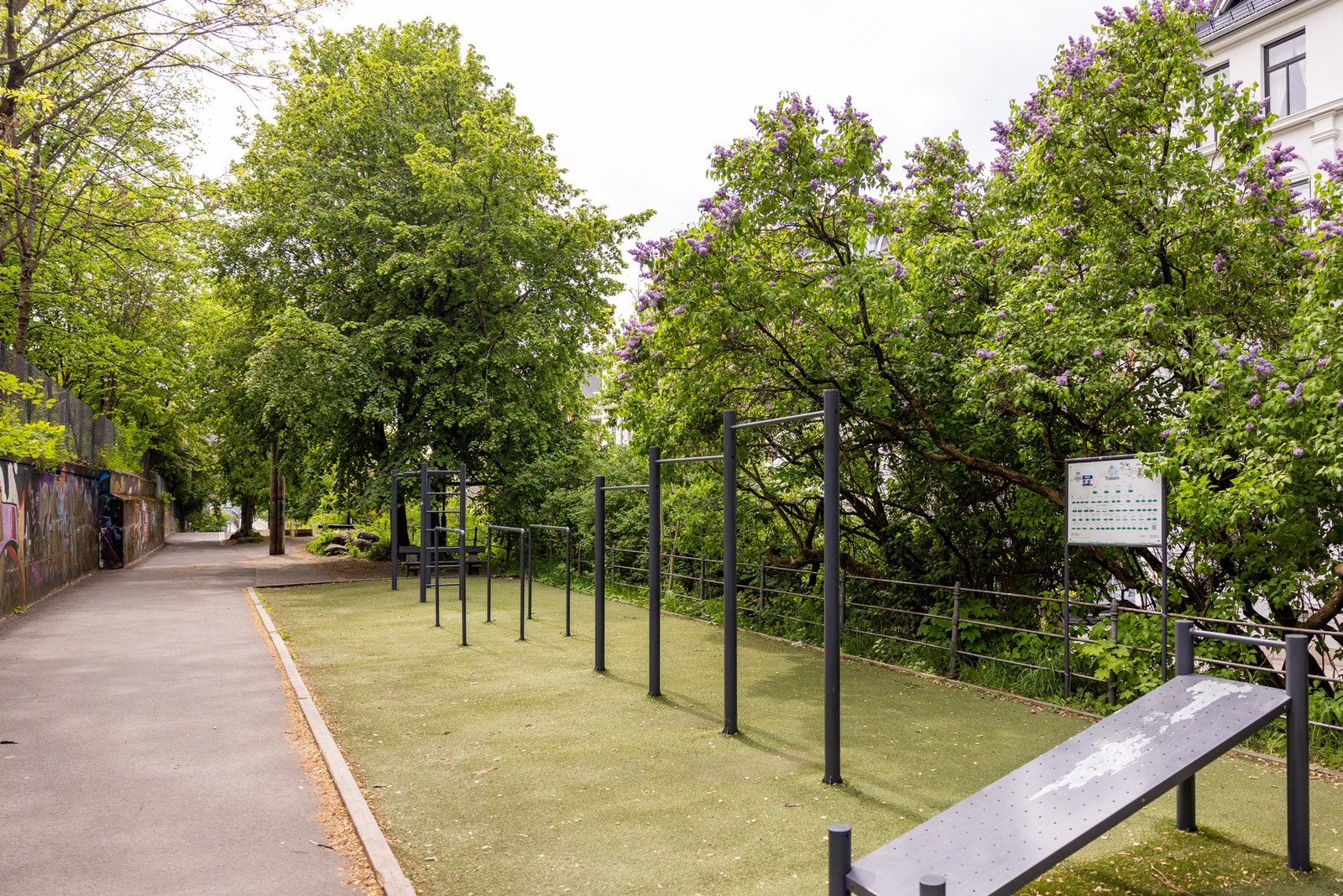 Tufte park i umiddelbar nærhet Galleribilde