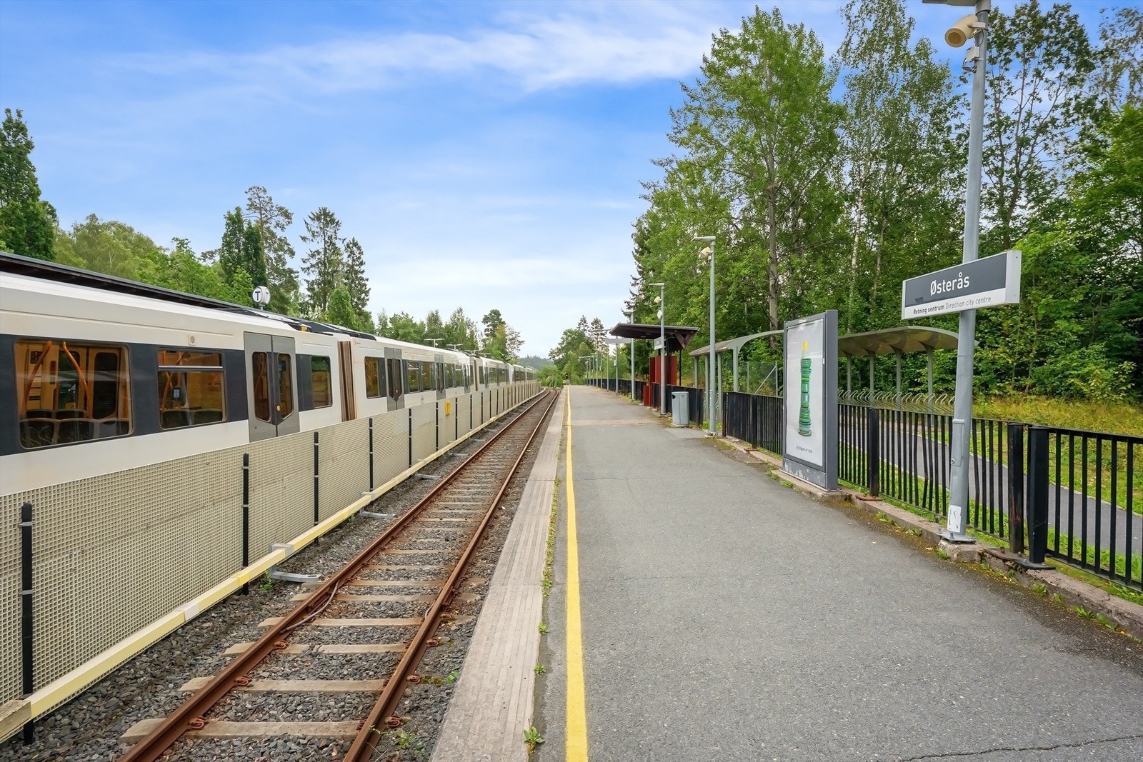 Østerås T-banestasjon ligger ca. 1 km unna Galleribilde