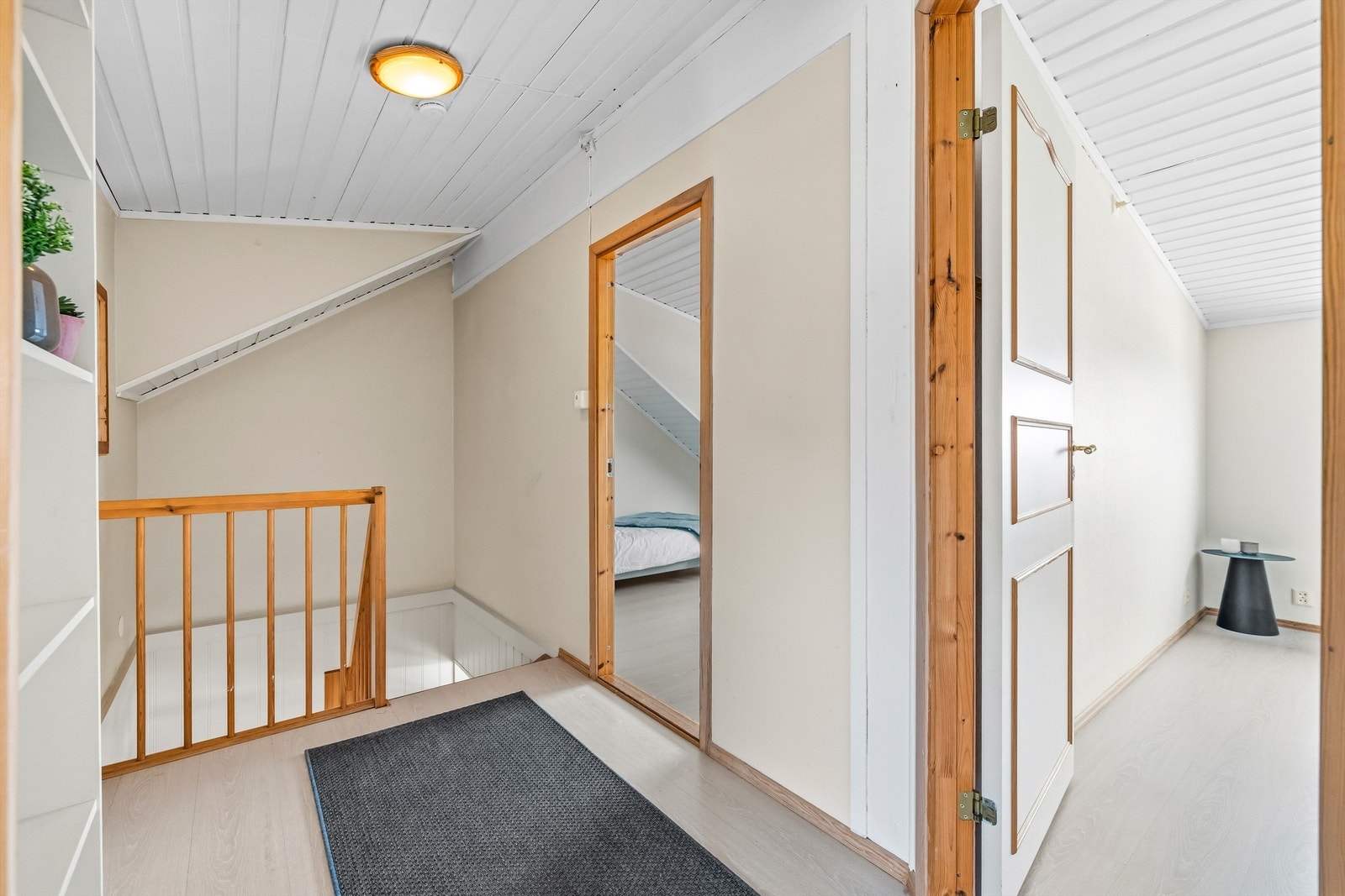 I 2. etasje finner vi de tre soverommene og hovedbadet. Galleribilde