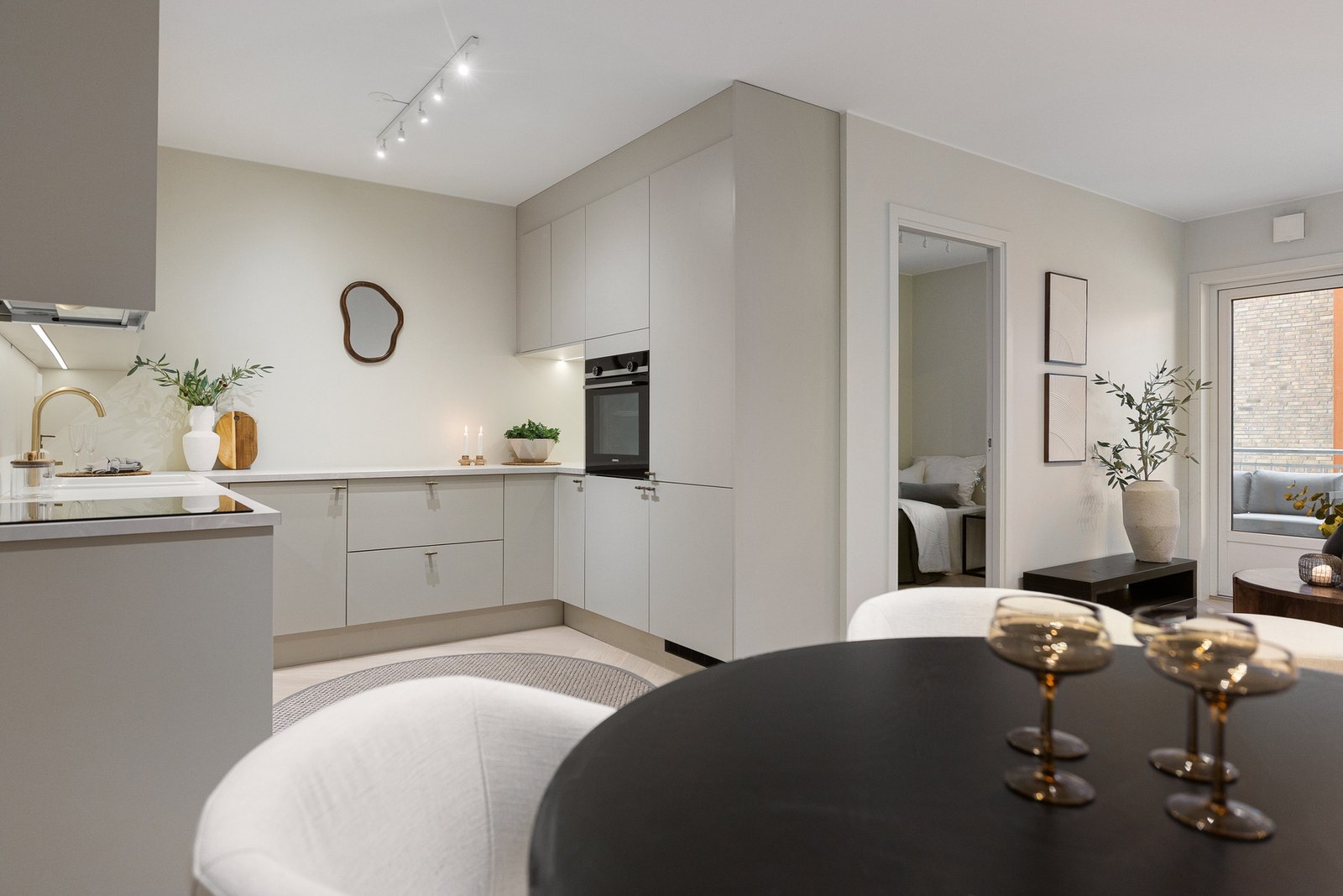 Nytt og lekkert kjøkken fra den danske kvalitetsleverandøren HTH. Galleribilde