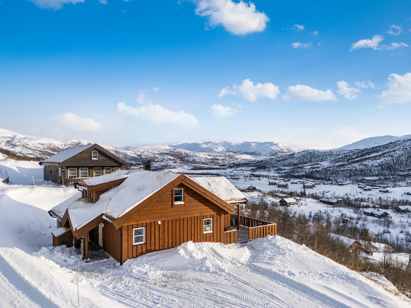 Parkering utenfor hytten Galleribilde