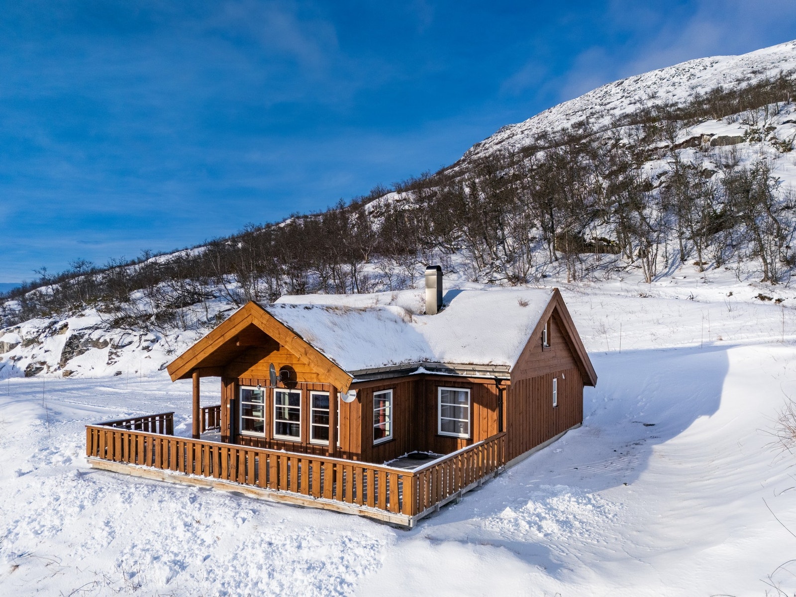 Høyt over hverdagen finner du denne koselige hytten Galleribilde