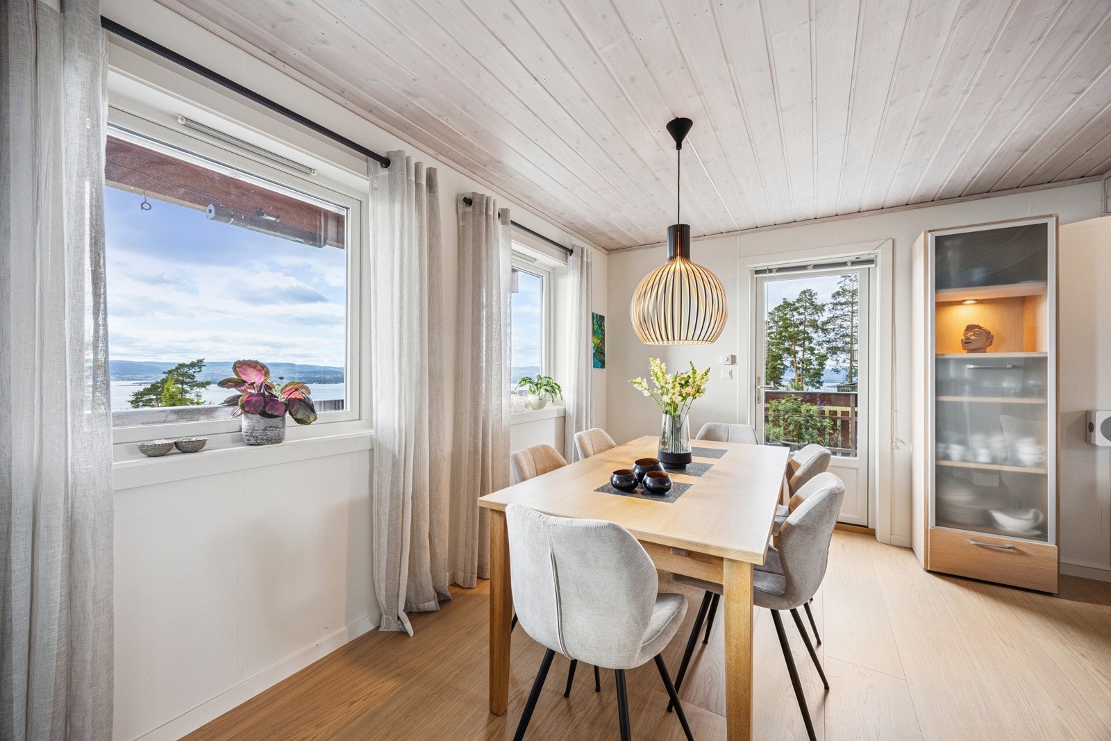 Spiseplass i stuen Galleribilde