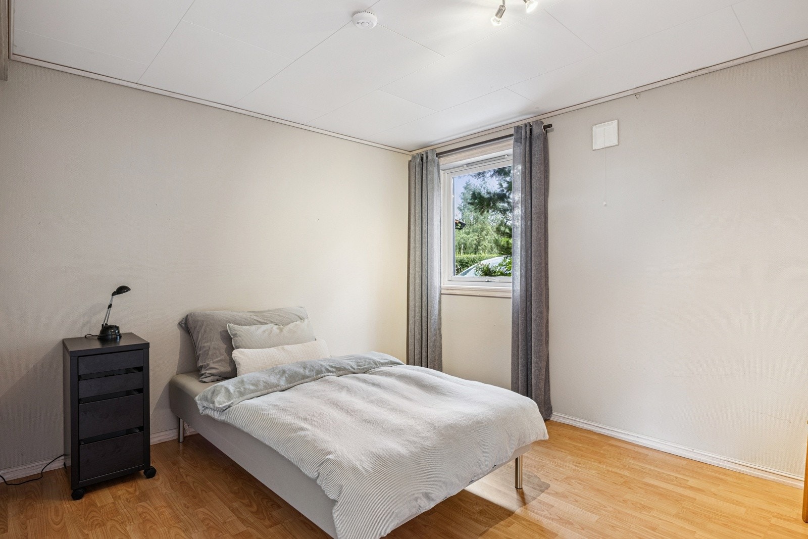 Soverom i hybelen. Galleribilde