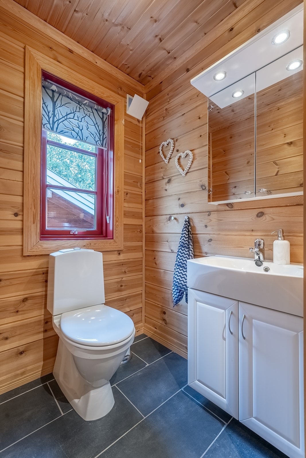 Toalettrom i tilknytning til vindfanget Galleribilde