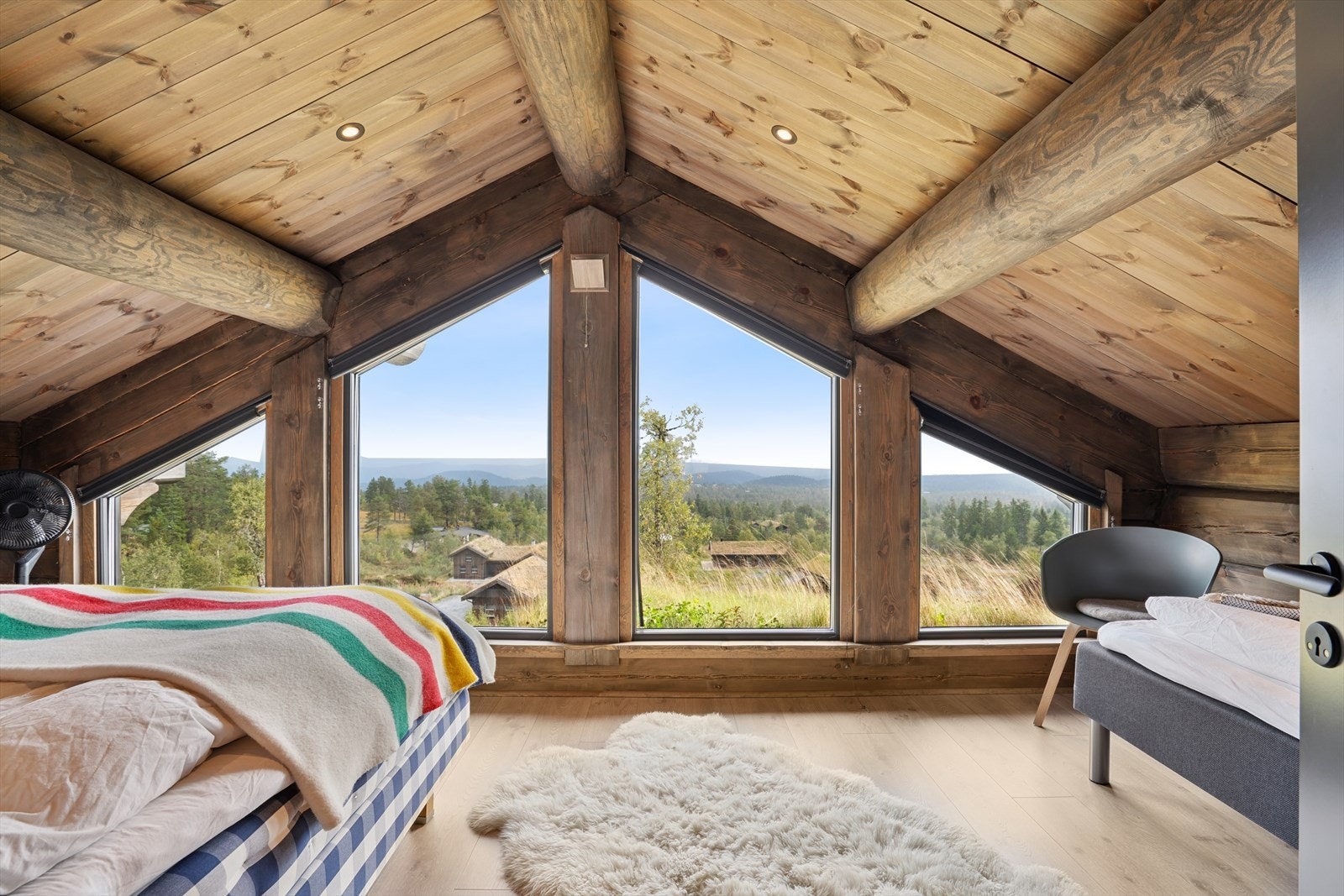 Soverom med pen utsikt. Galleribilde