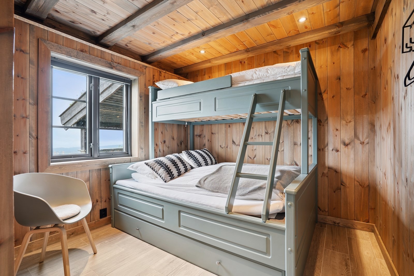 I første etasje er det 2 soverom. Galleribilde