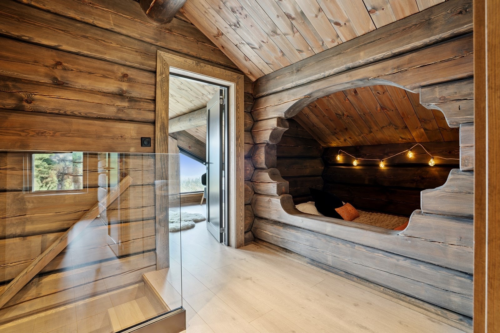 Koselig gang med alkove med plass til 120 cm madrass. Galleribilde