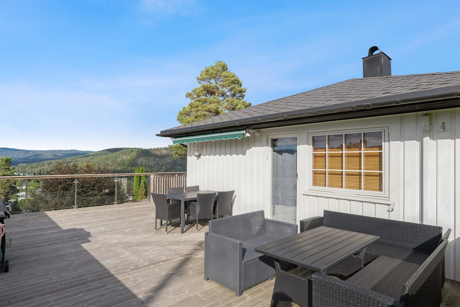 Solrik terrasse Galleribilde