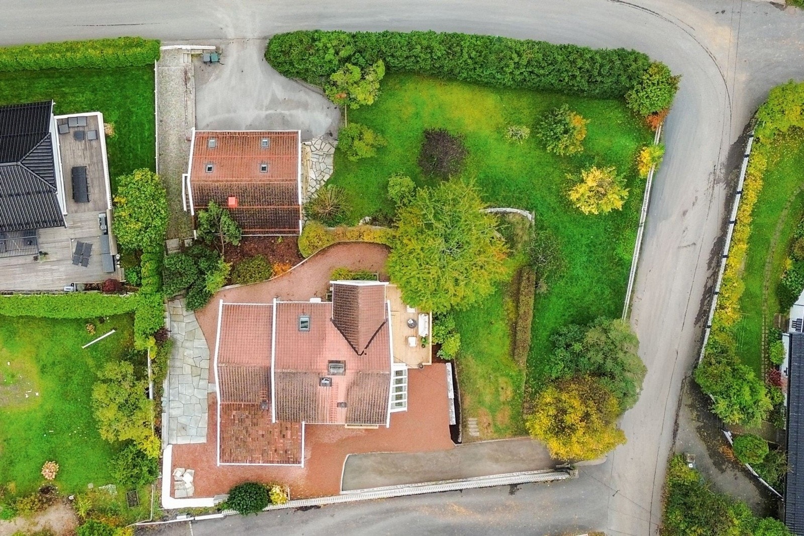 Det skal bygges 2 eneboliger på felles tomt - Hvert hus har vedtektsfestet bruksrett til tomt Galleribilde