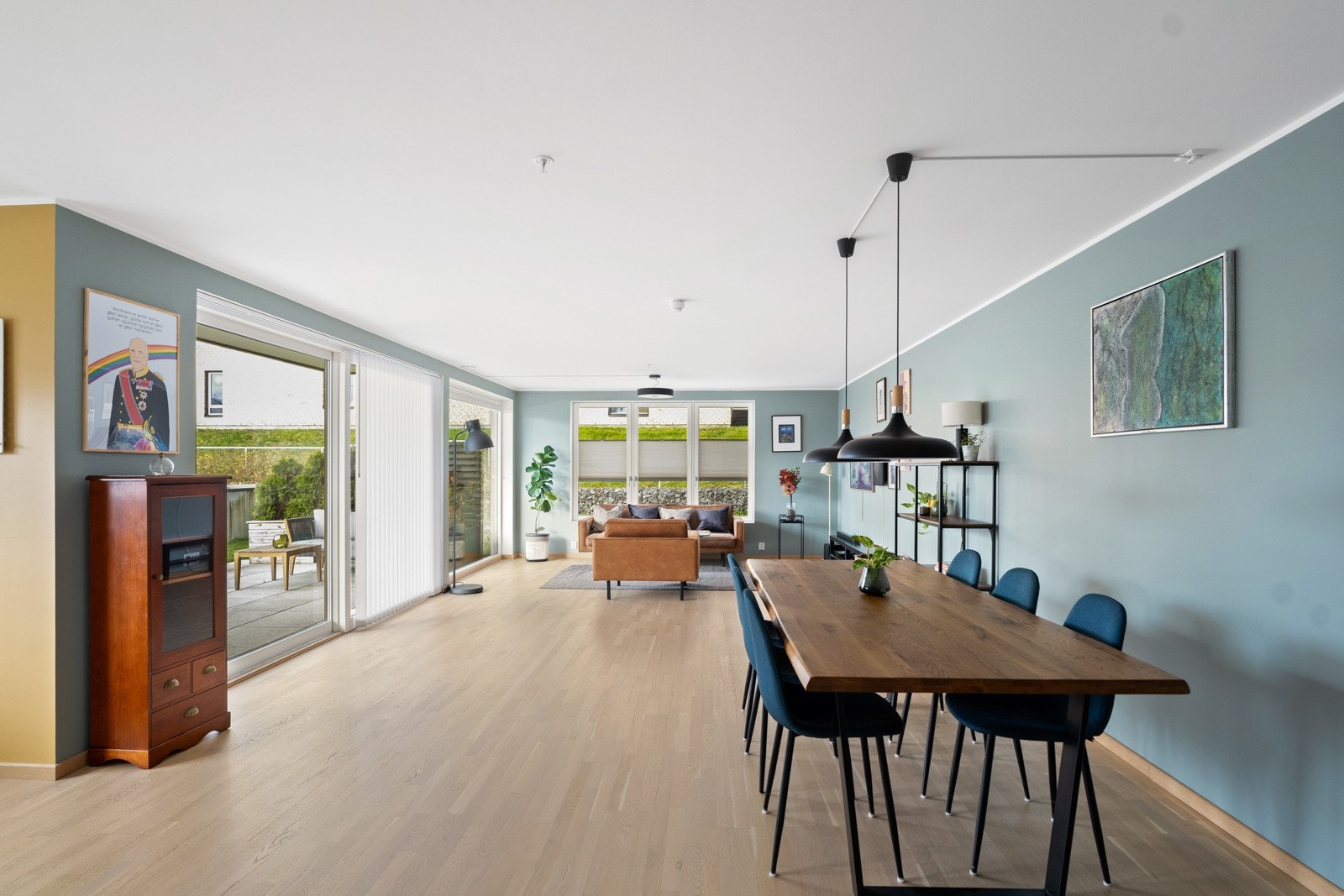 Lys og trivelig stue som har en god atmosfære Galleribilde