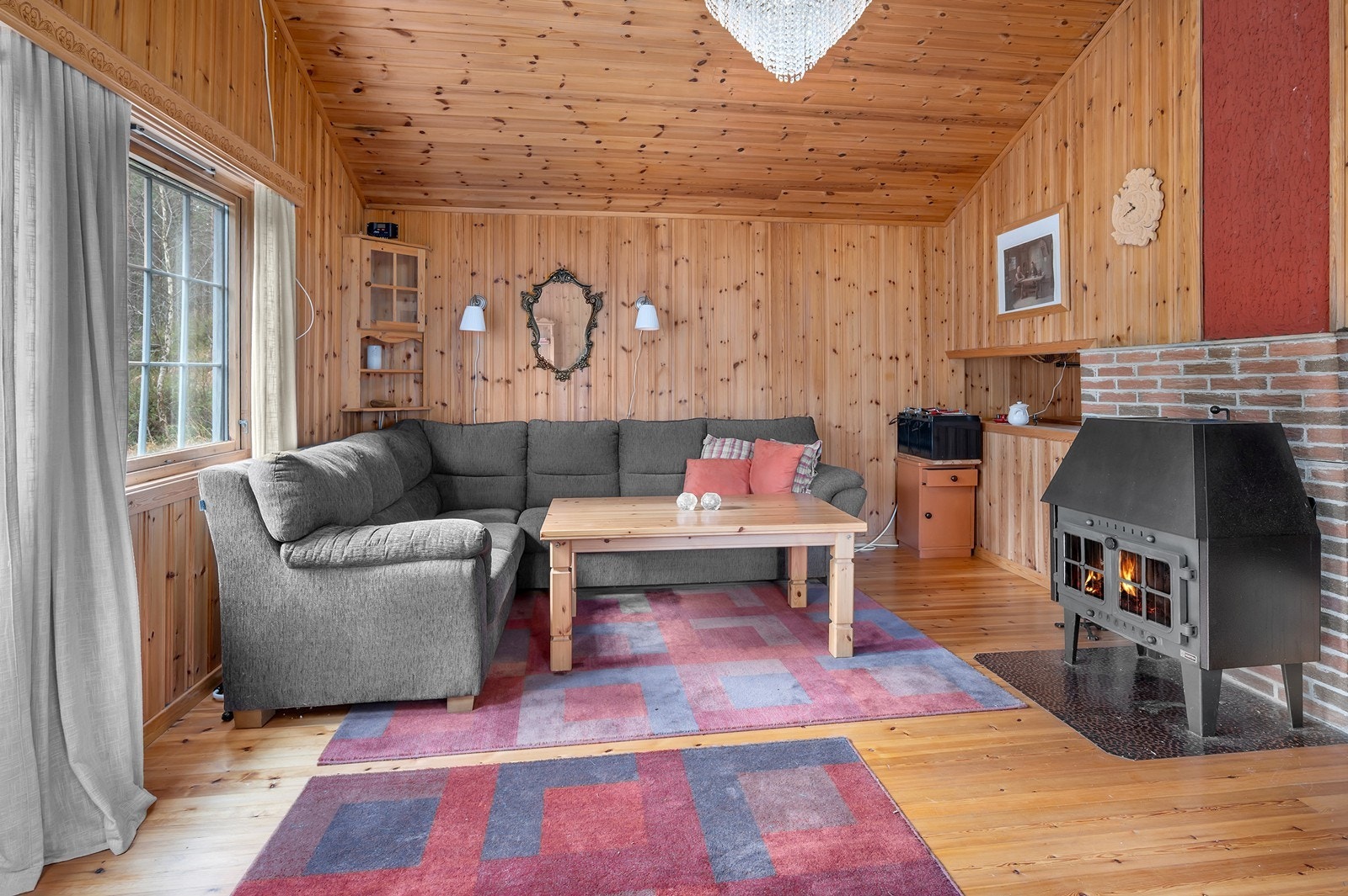 Åpen og luftig stue Galleribilde