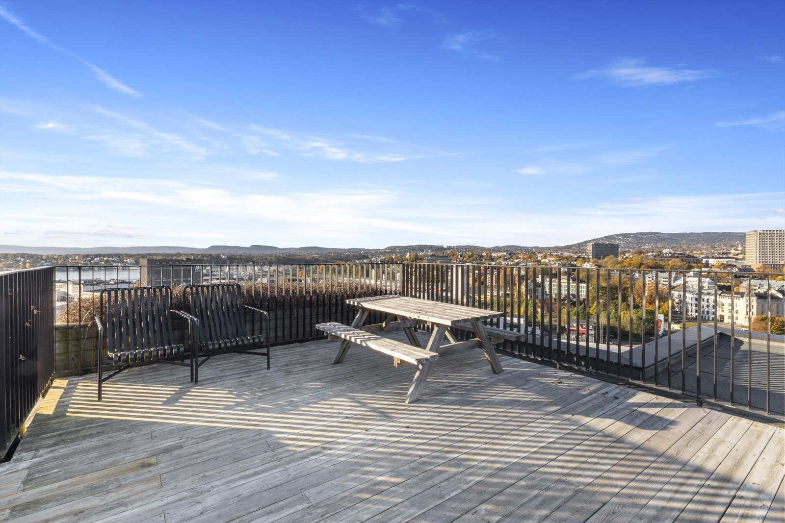 Flott felles takterrasse i 13.etg. Galleribilde