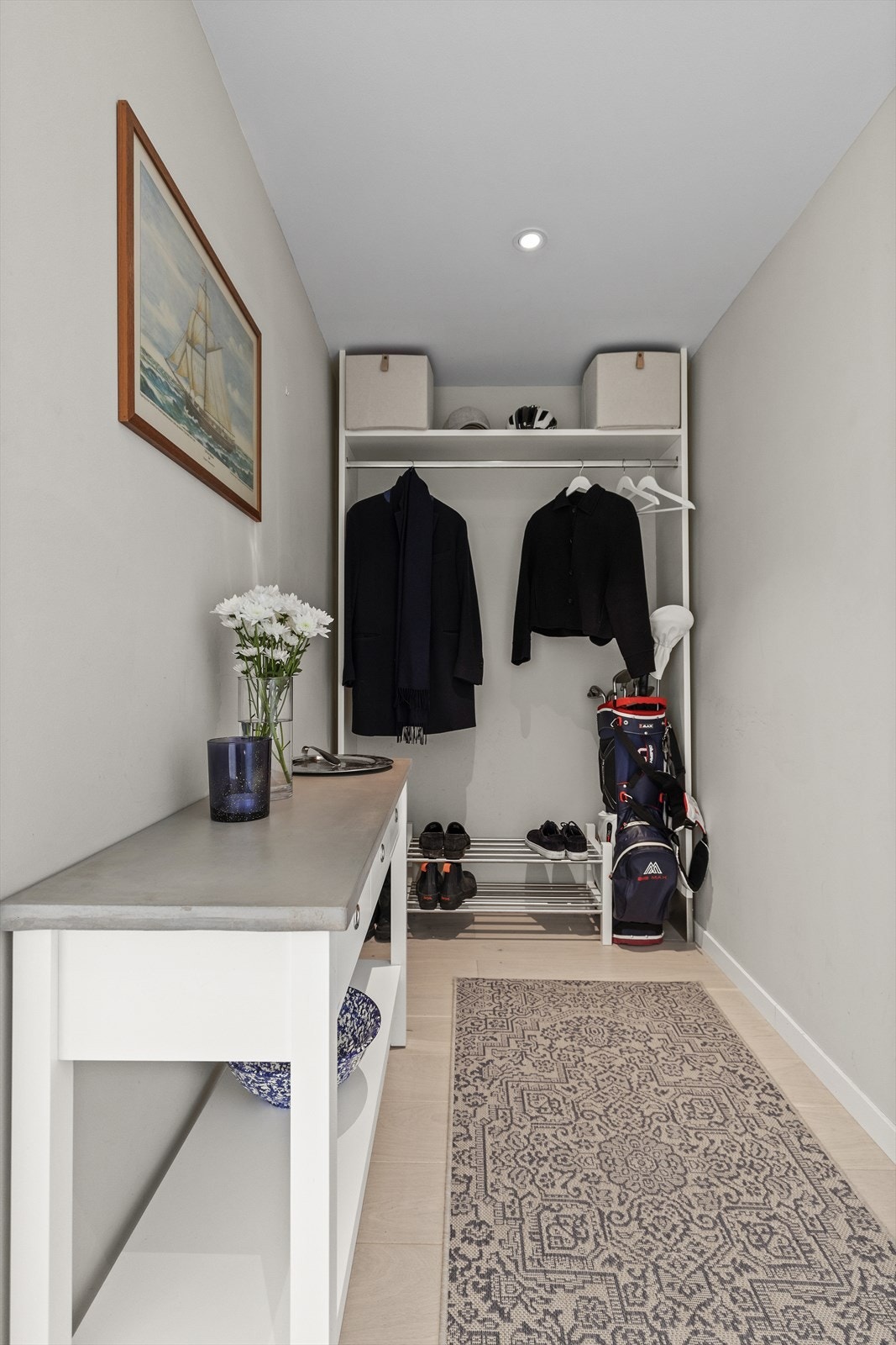 God plass til garderobeskap. Galleribilde