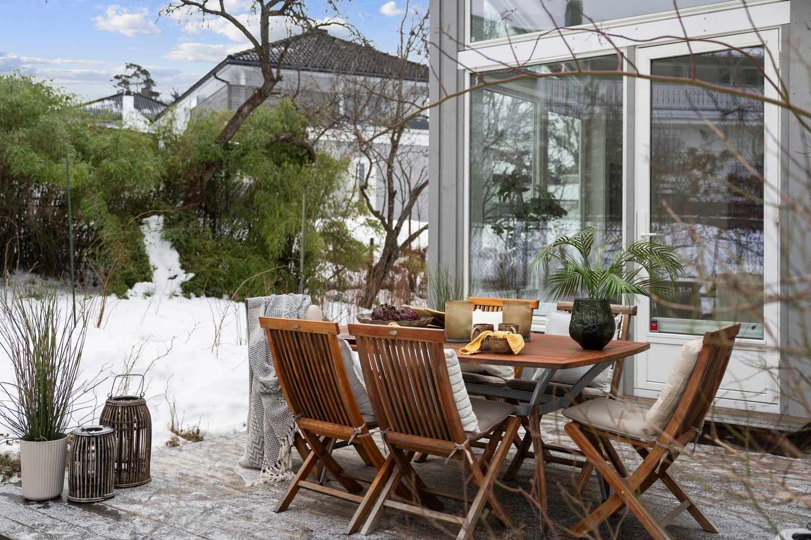 God plass til spisegruppe hvor man kan nyte herlig måltider på sommeren. Galleribilde