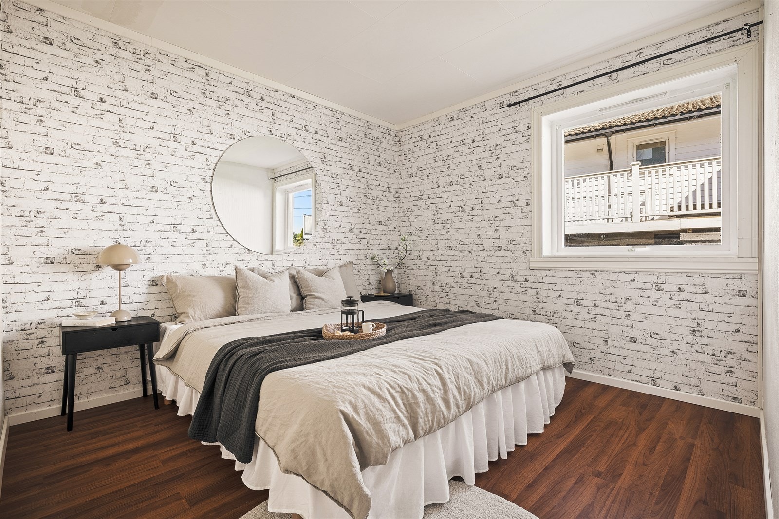 Rommet har selger innredet og benyttet som soverom, men er ifølge opprinnelige byggetegninger er godkjent som hobbyrom. Tiltaket er søknadspliktig og ikke omsøkt Galleribilde