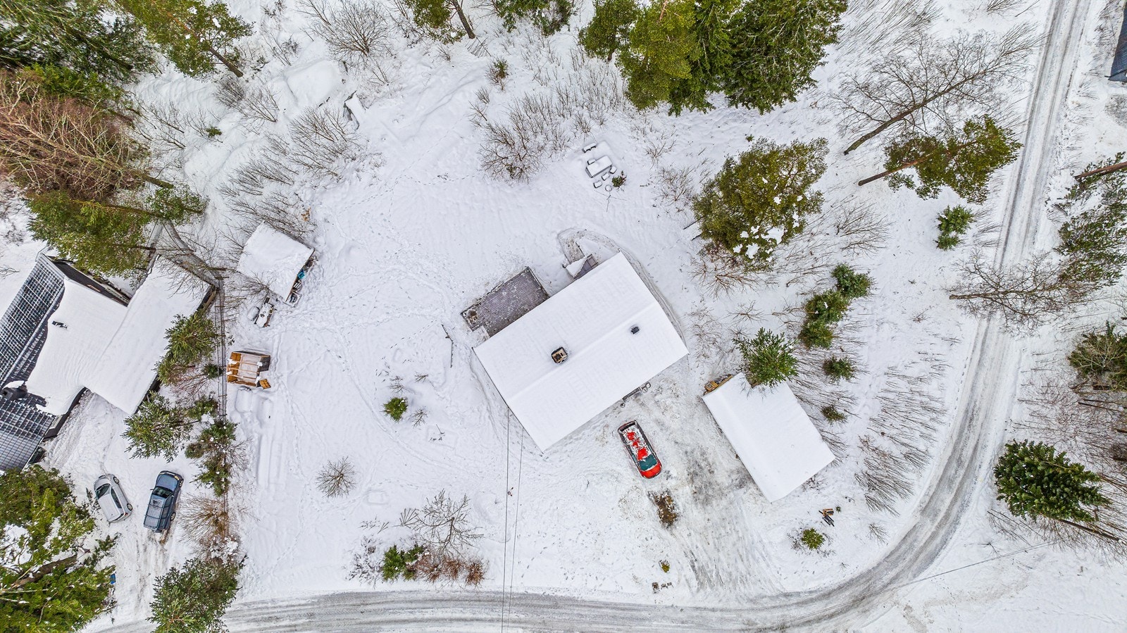 Eiendommen er på hele 3331 kvm Galleribilde