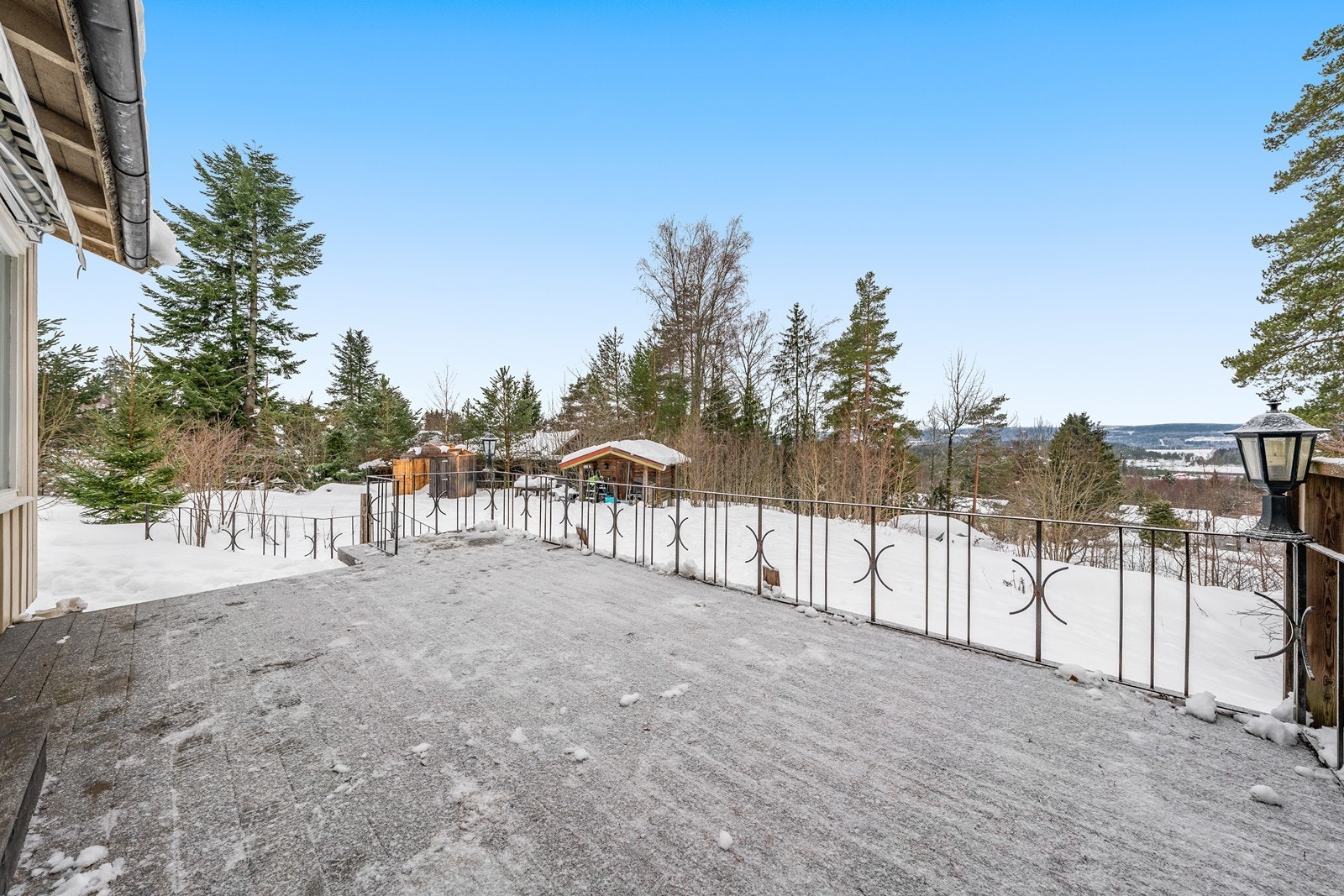 Fra eiendommen er det flott utsikt Galleribilde