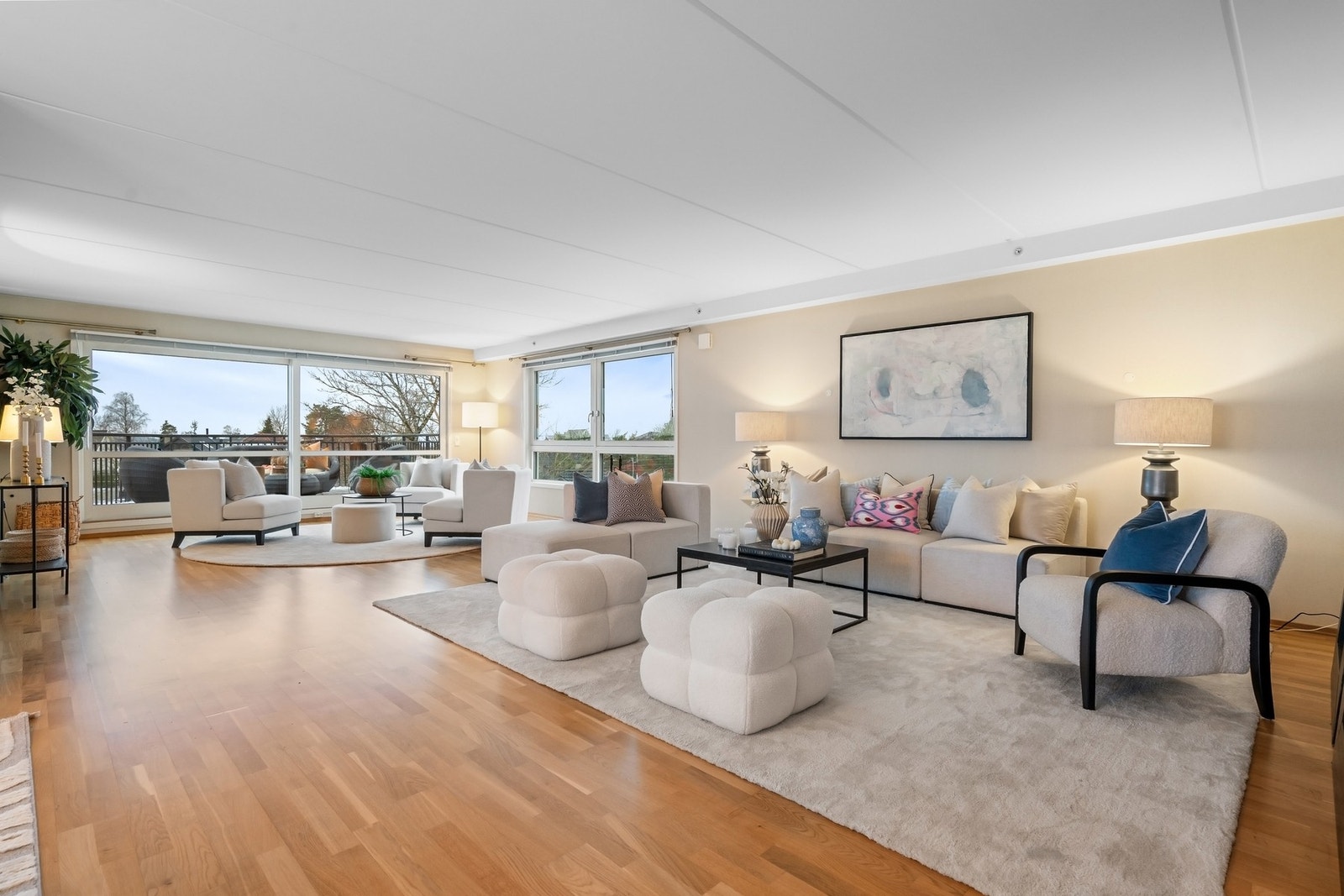 Rommets utforming gir fleksible møbleringsmuligheter. Galleribilde