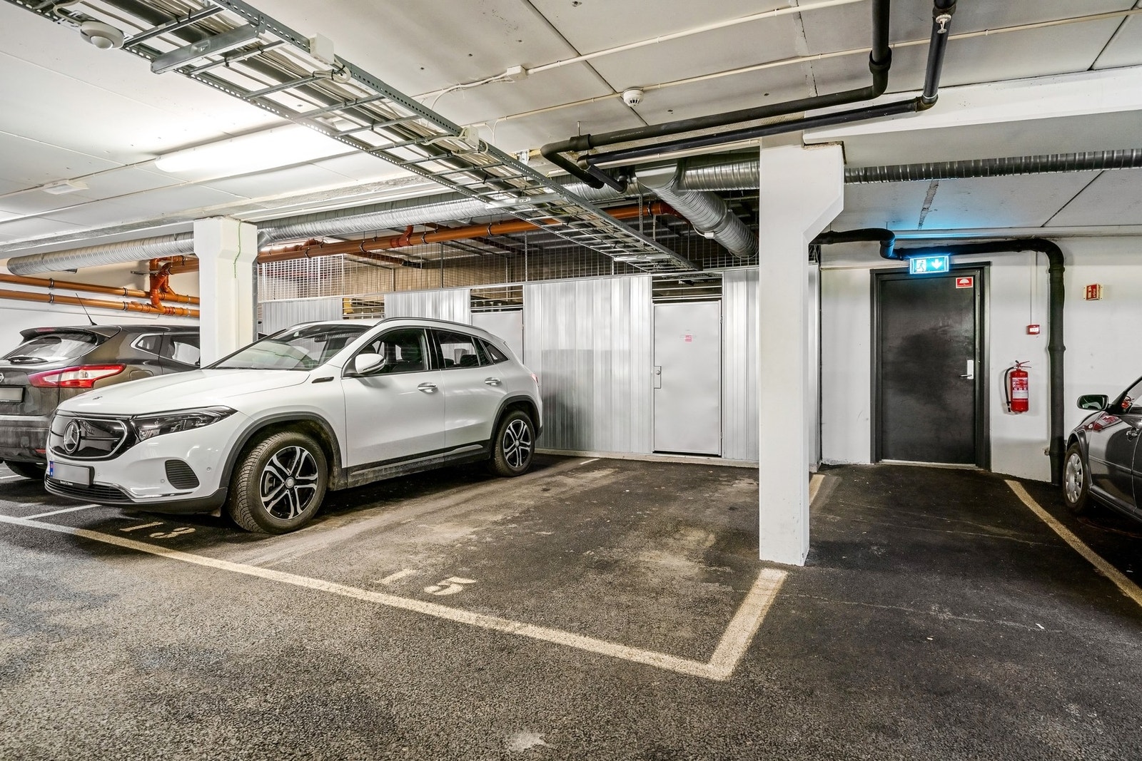 Fast garasjeplass med enkel adkomst. Galleribilde