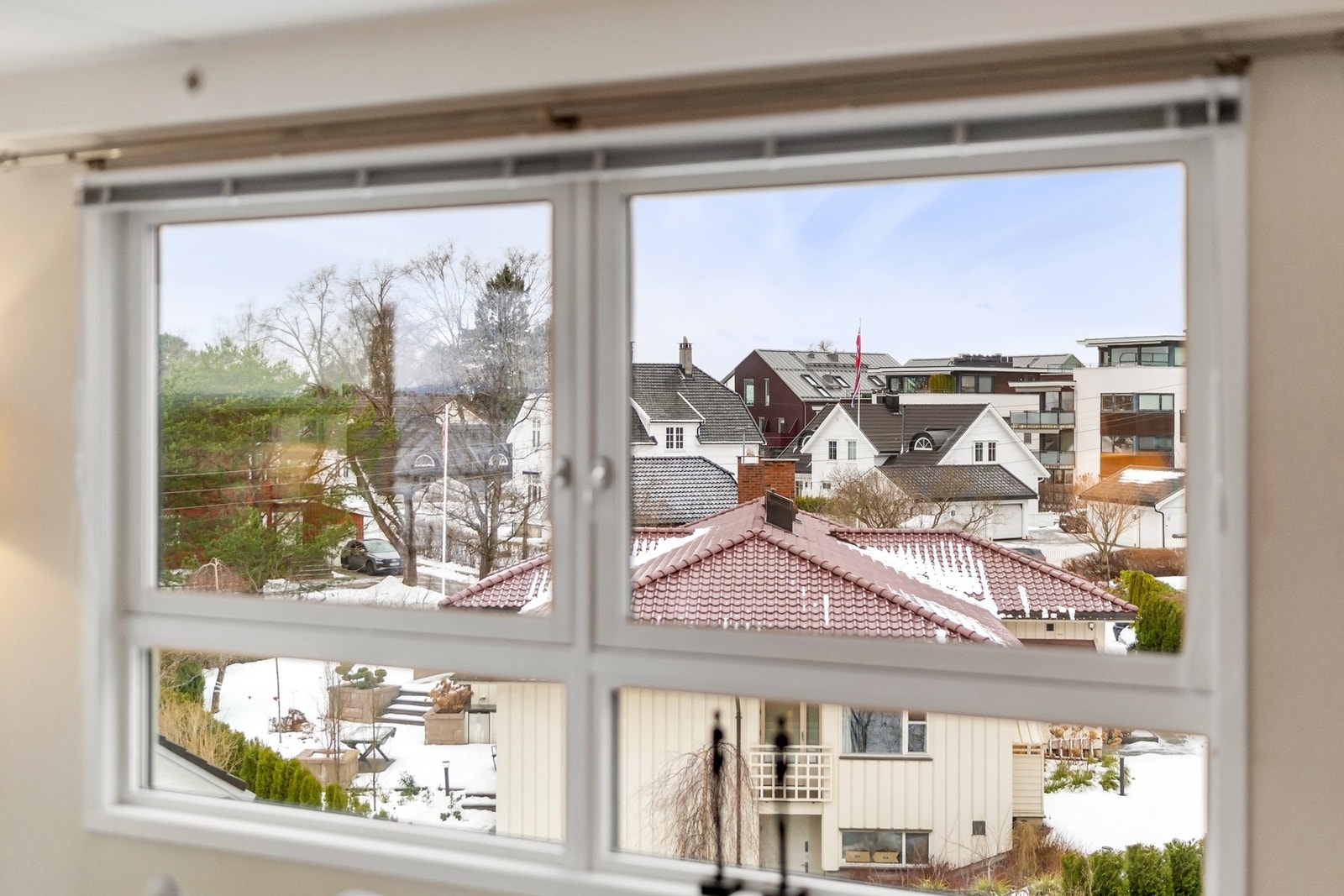 Flott utsikt fra vinduene. Galleribilde