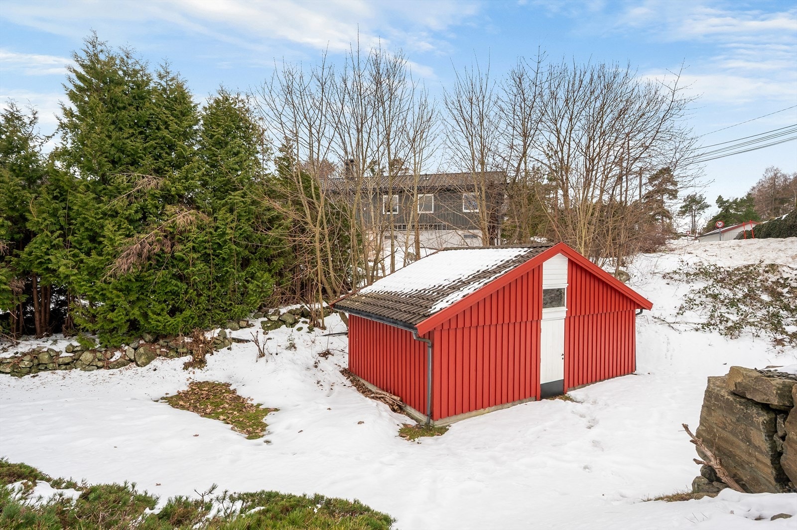 Utvendig felles bod til lagring av sykler, hageredskaper osv. for beboerne Galleribilde