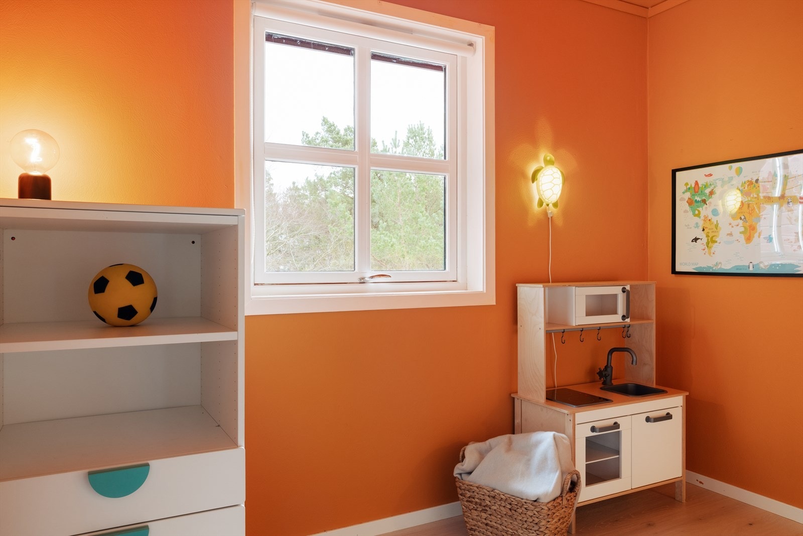 Soverommet i andre etasje passer godt som barnerom, gjesterom eller kontor. Galleribilde