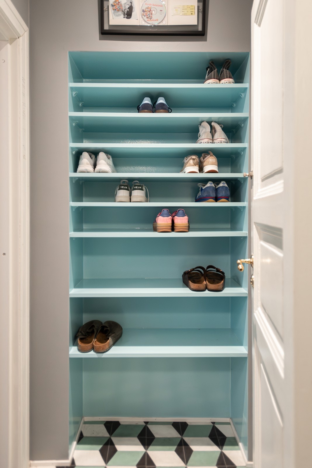 Garderoberom tilknyttet hallen og gjestetoalettet Galleribilde