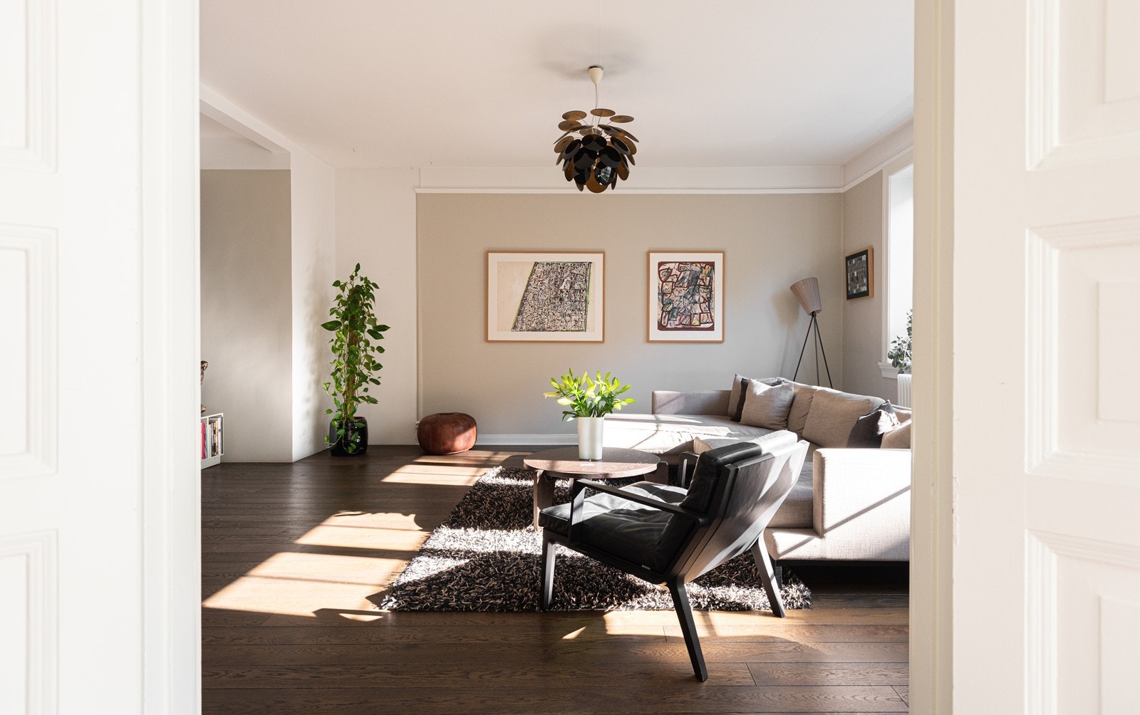 Dobbel fløydør mellom 2 av stuene Galleribilde