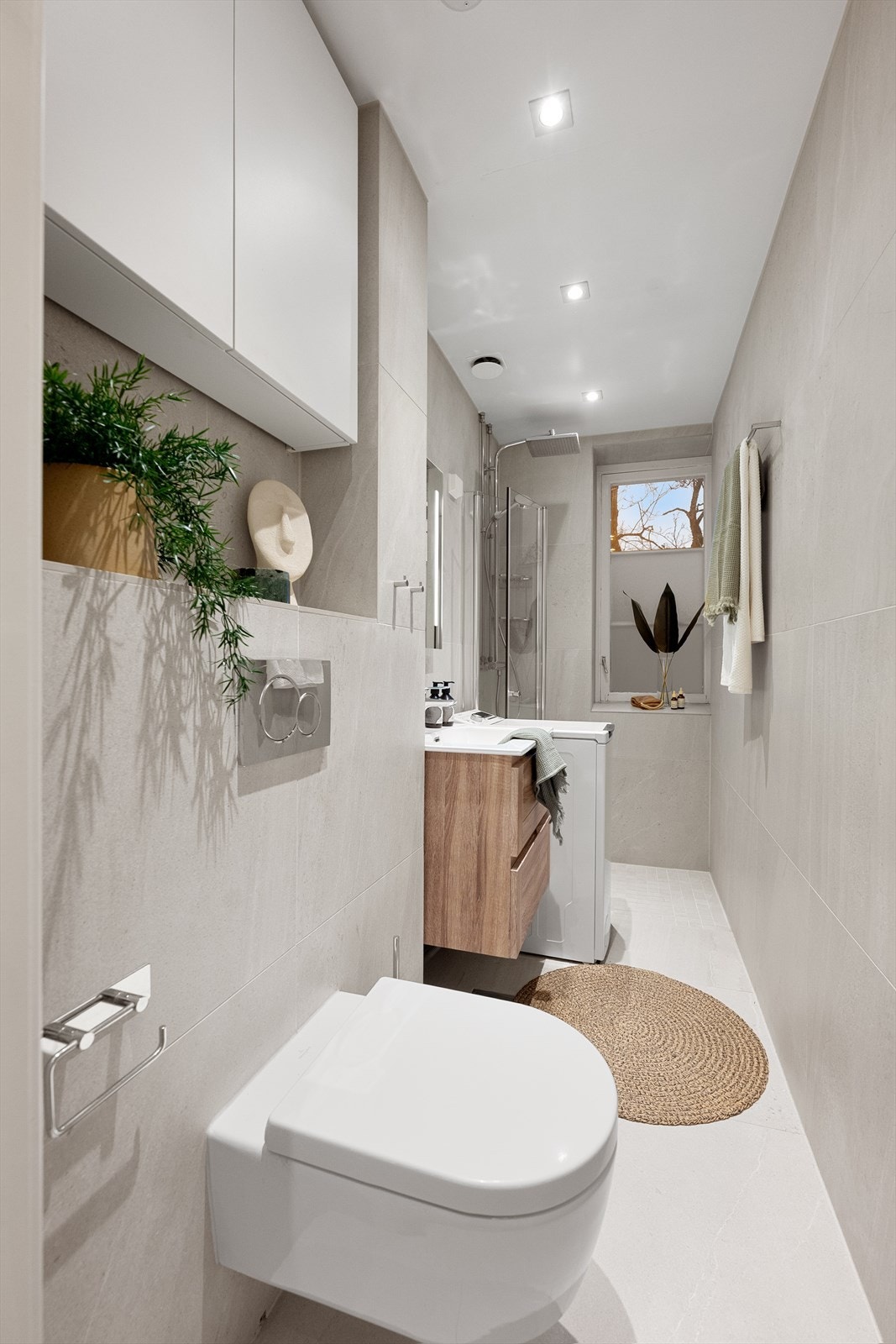 Baderommet er delikat og ble modernisert i 2021. Galleribilde