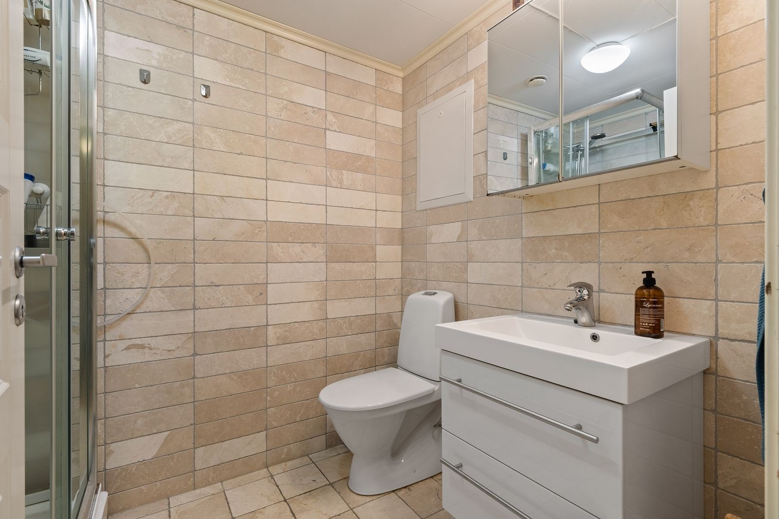 Bad i første etasje Galleribilde