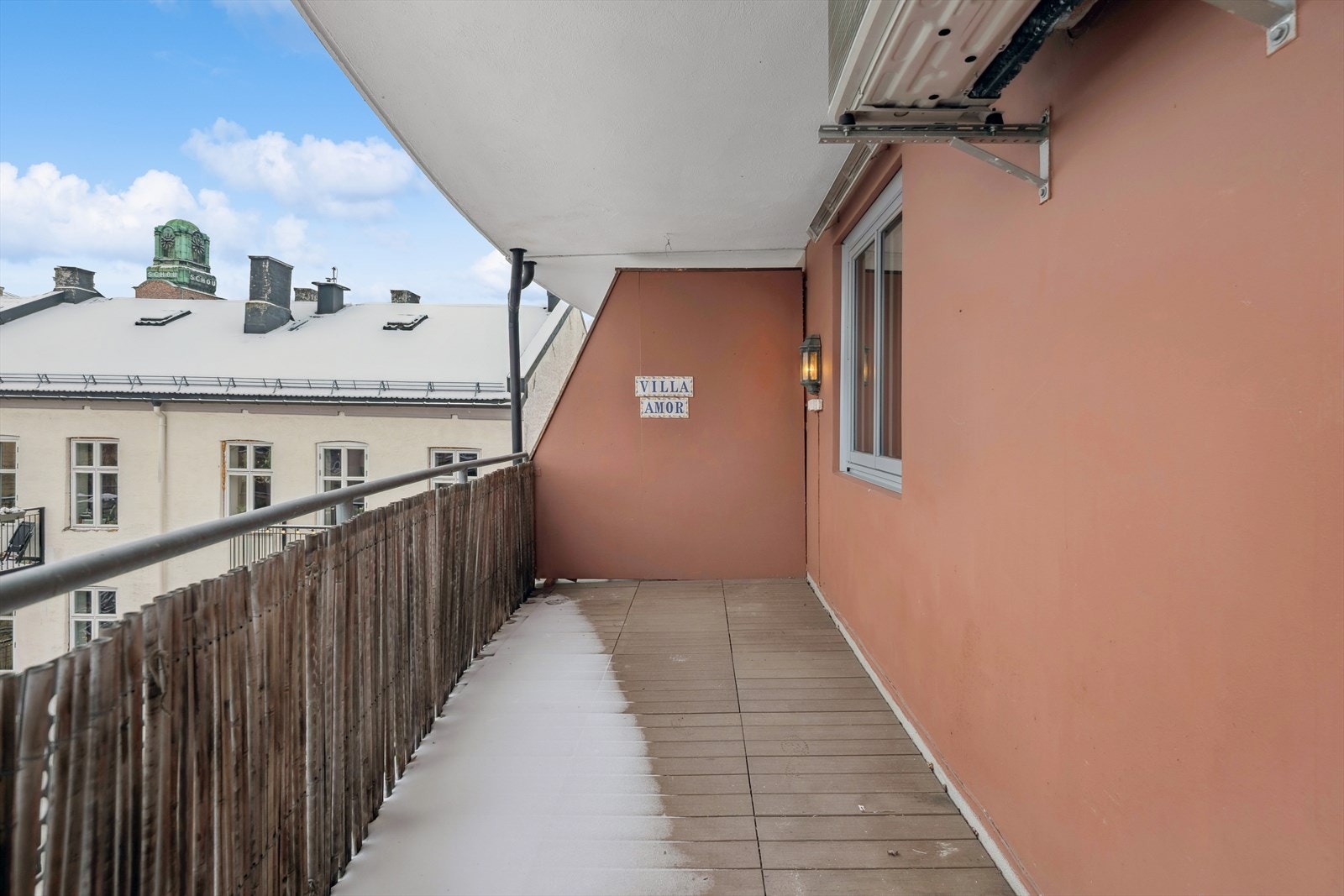 Martin Kokkim Eriksen v/DNB Eiendom har gleden av å presentere en 2-roms leilighet beliggende sentralt på Grünerløkka! Galleribilde