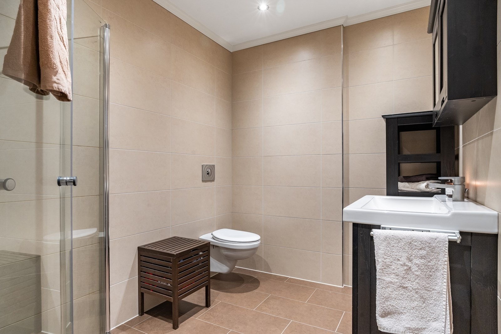 Bad - Kjeller Galleribilde