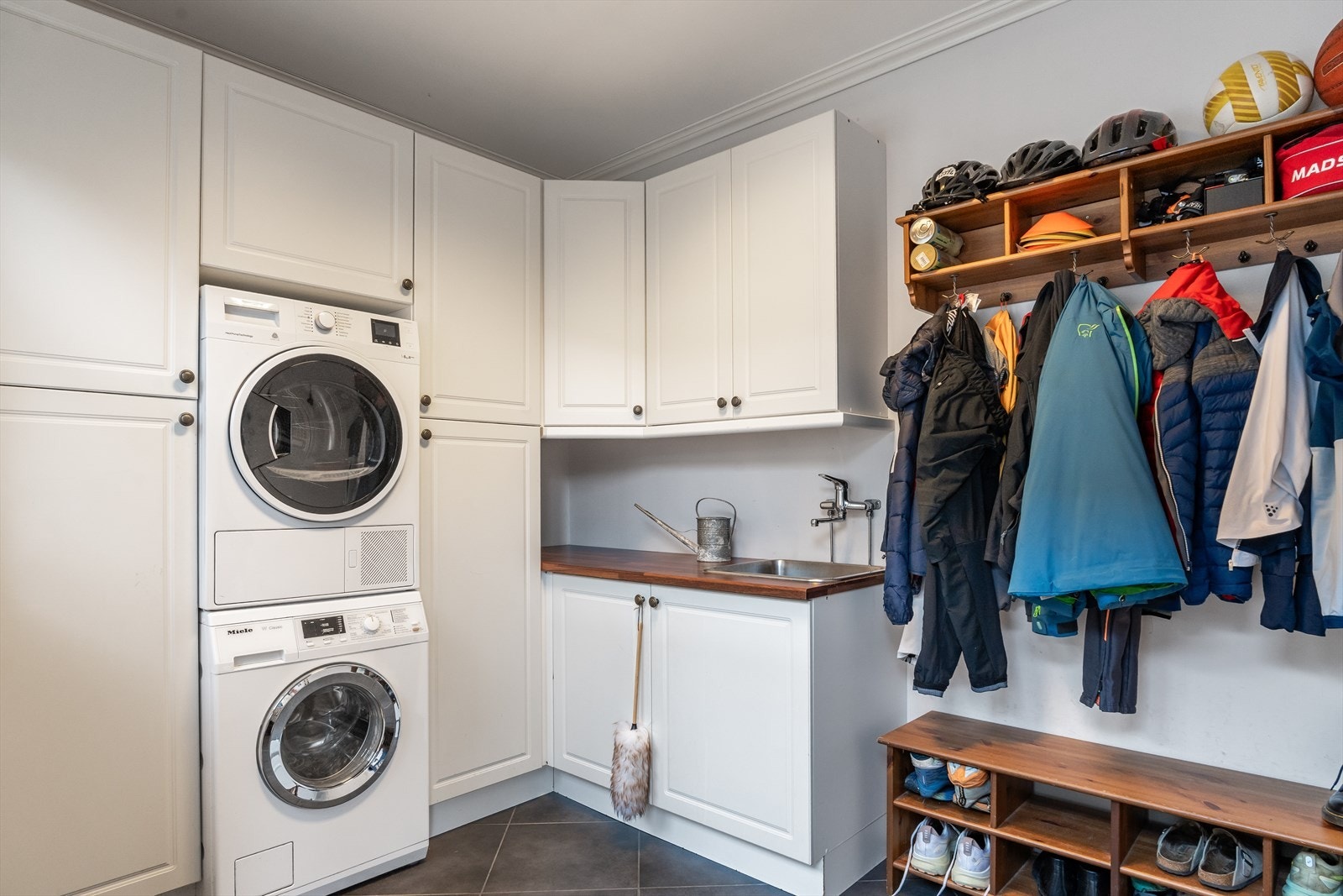 Vaskerom / Bi-inngang - 1. etasje Galleribilde