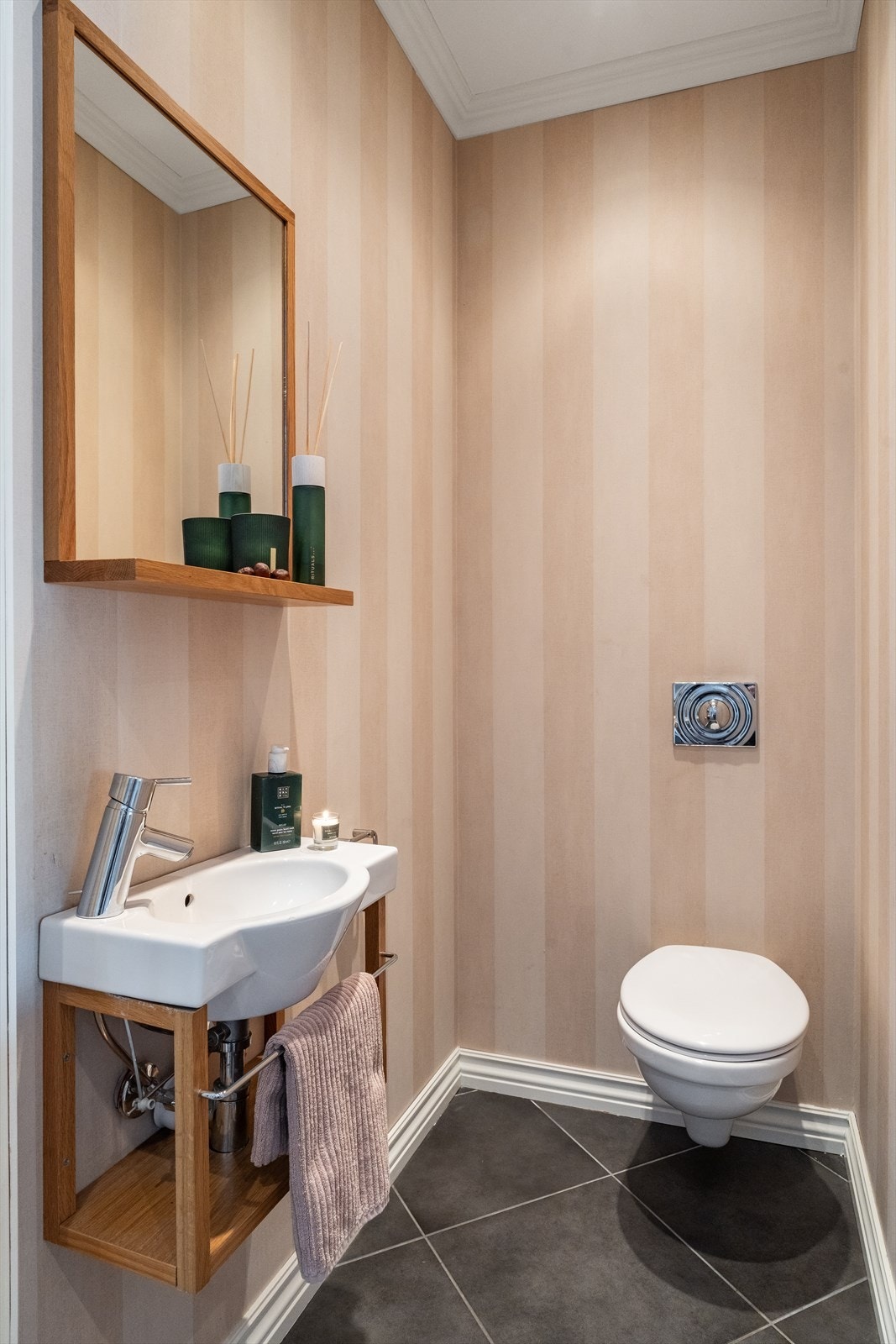 Gjestetoalett - 1. etasje Galleribilde