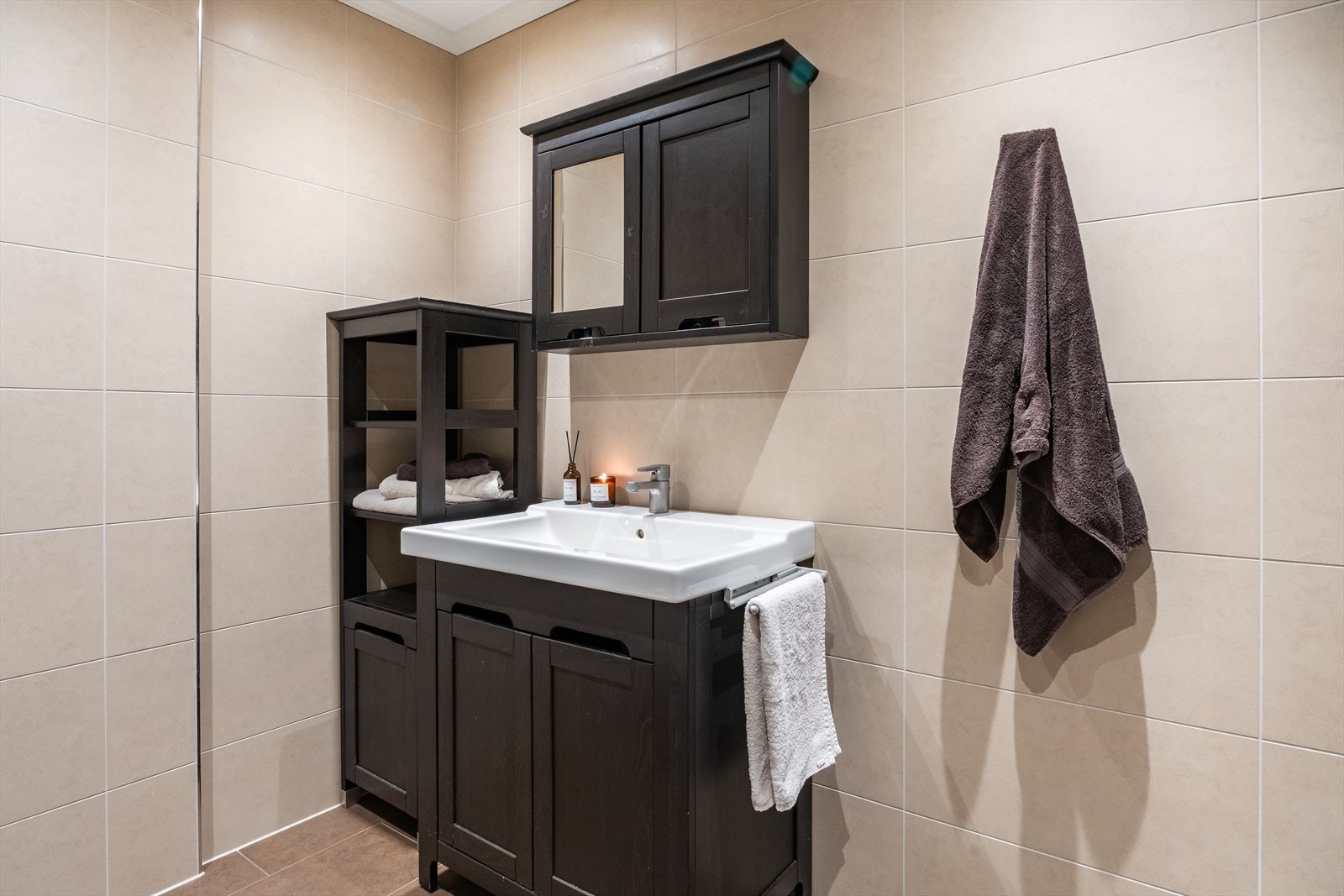 Bad - Kjeller Galleribilde